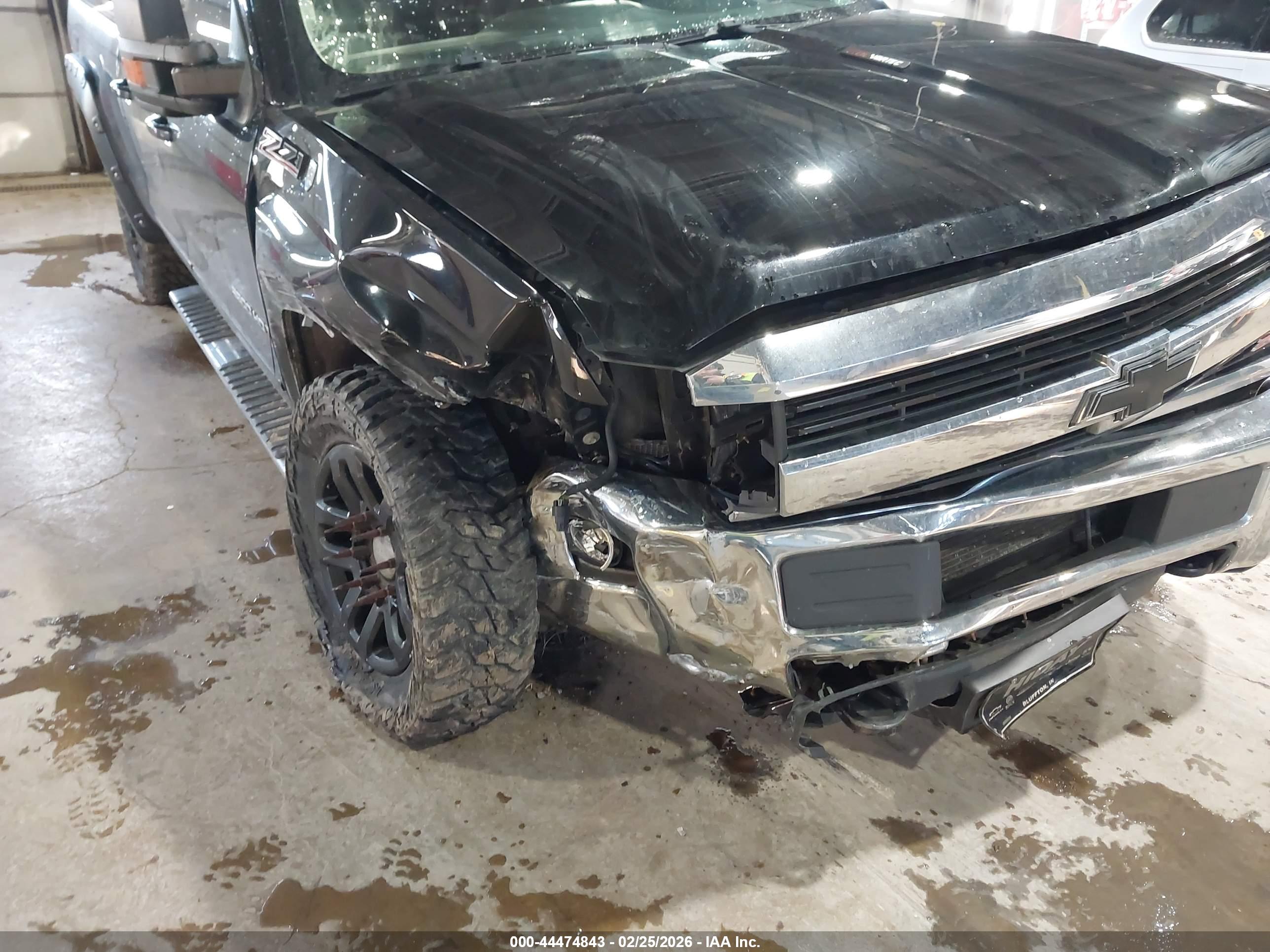 CHEVROLET SILVERADO image 6