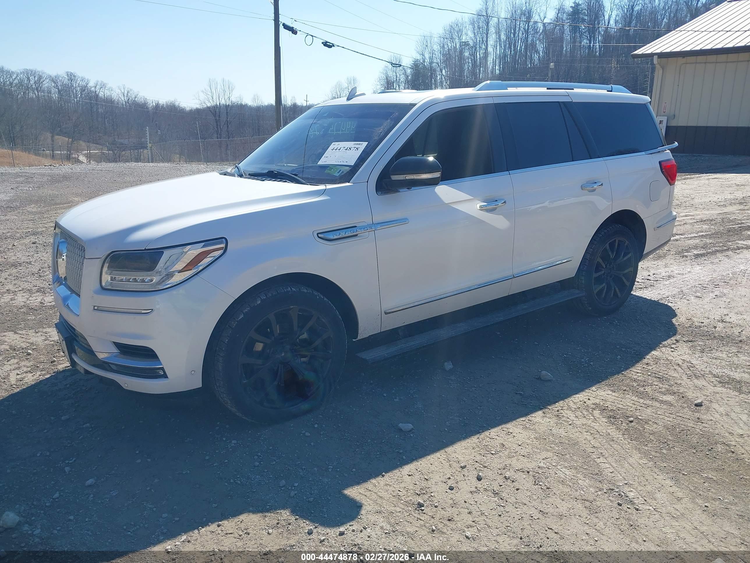 LINCOLN NAVIGATOR image 2