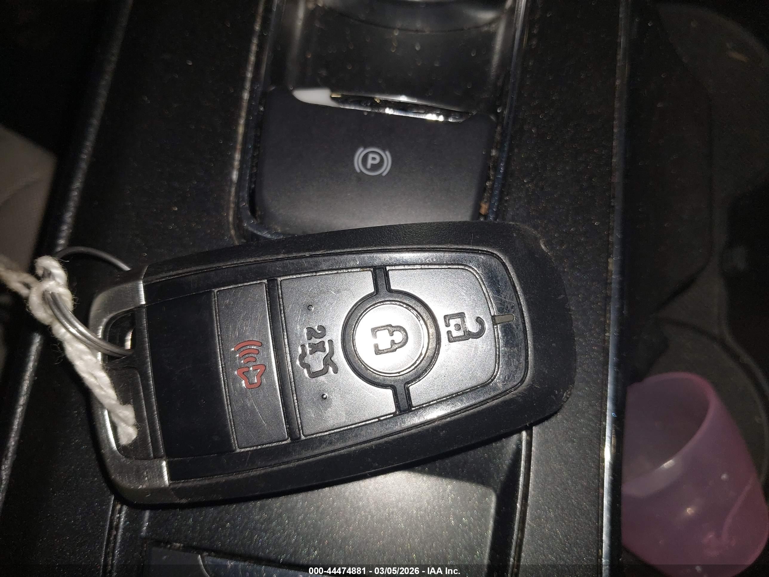 FORD FUSION image 11