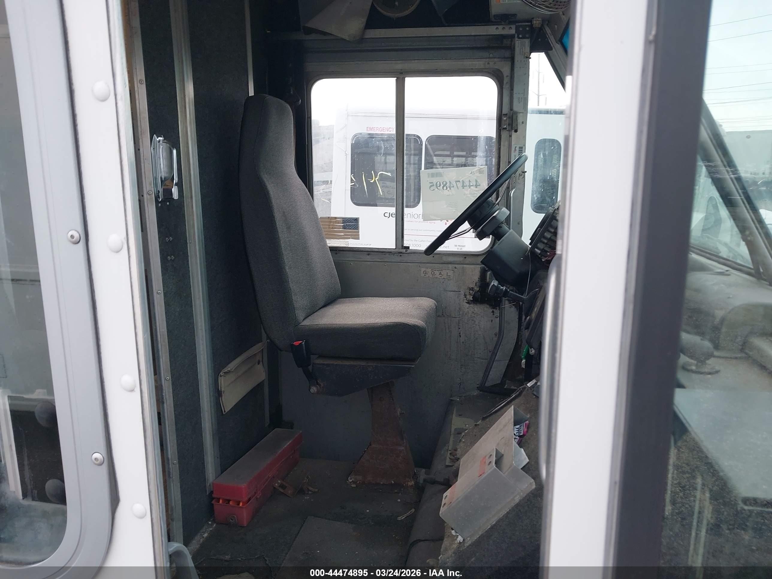FREIGHTLINER CHASSIS image 5