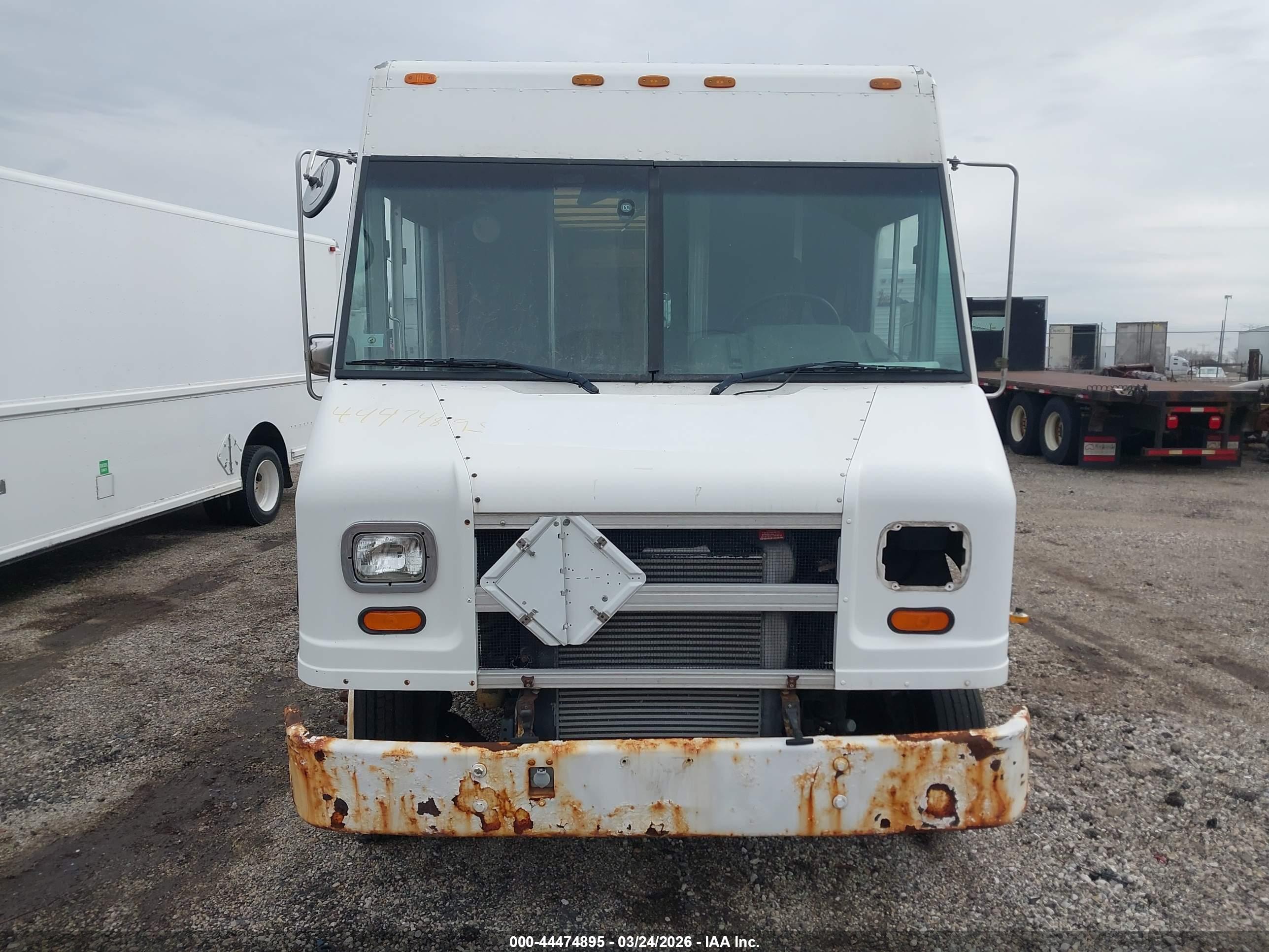 FREIGHTLINER CHASSIS image 6