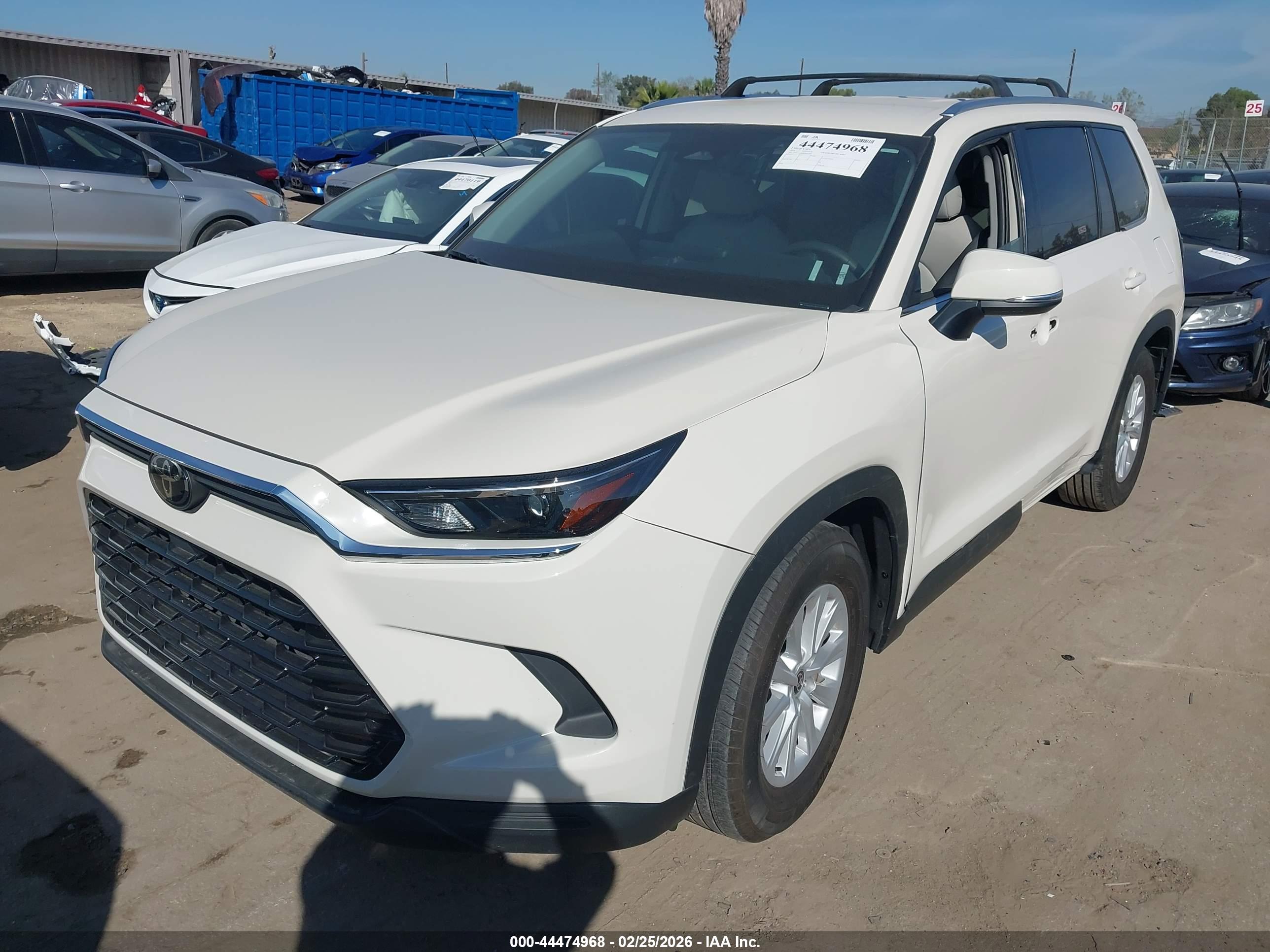 TOYOTA GRAND image 2