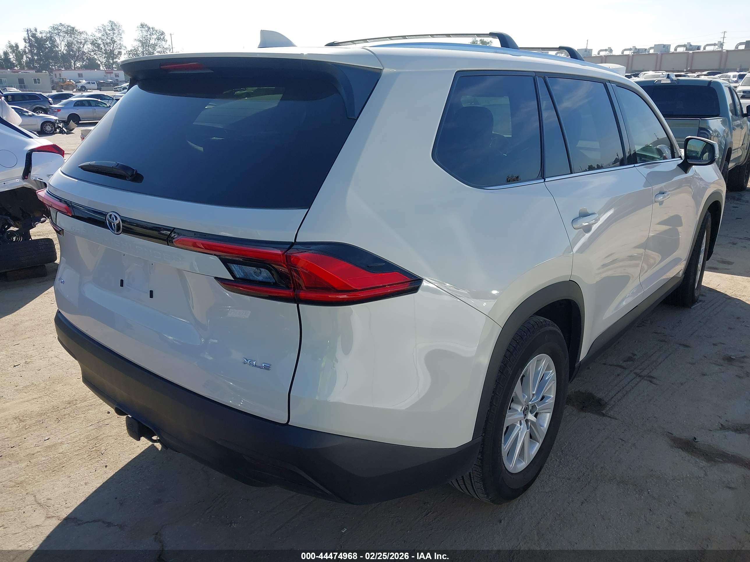 TOYOTA GRAND image 4
