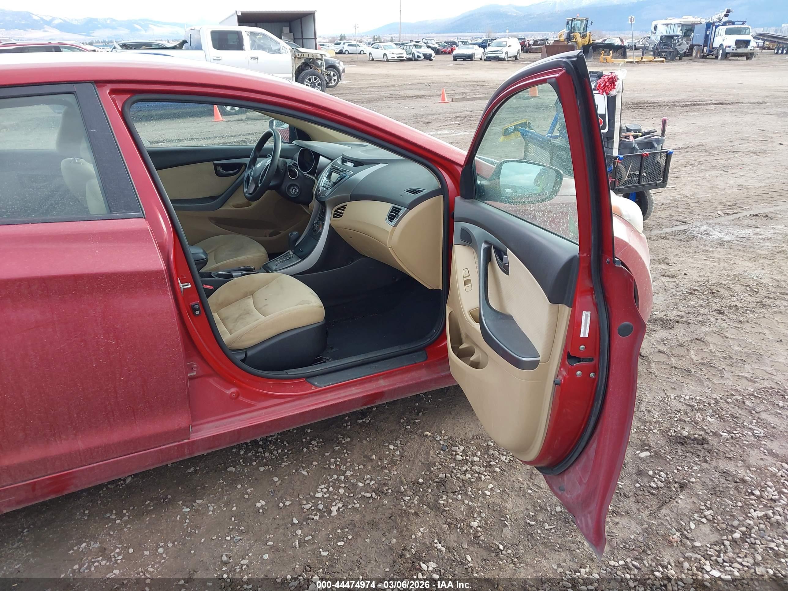 HYUNDAI ELANTRA image 5