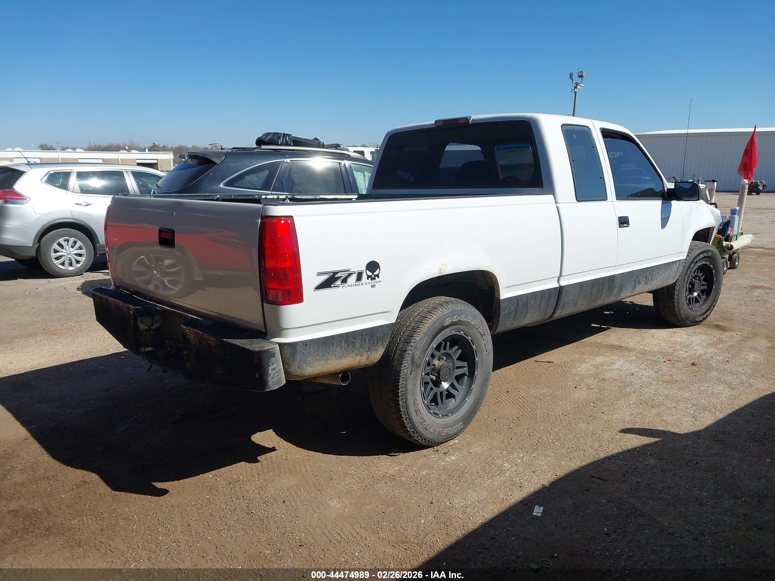 CHEVROLET GMT-400 image 4