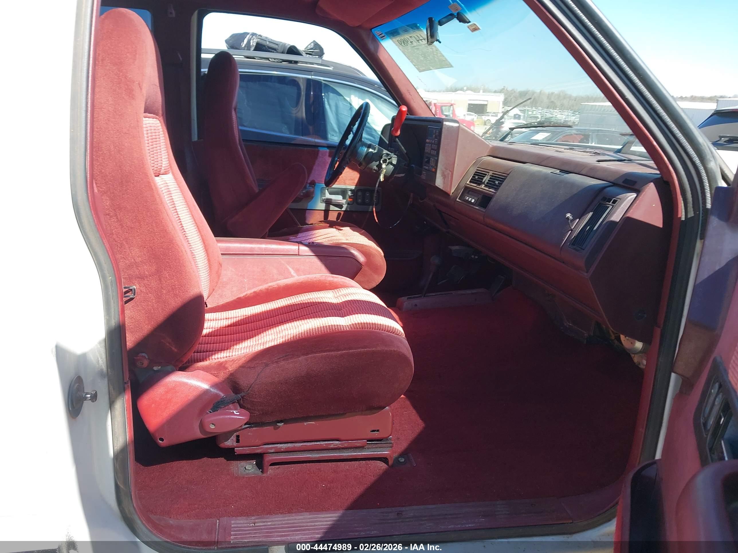 CHEVROLET GMT-400 image 5