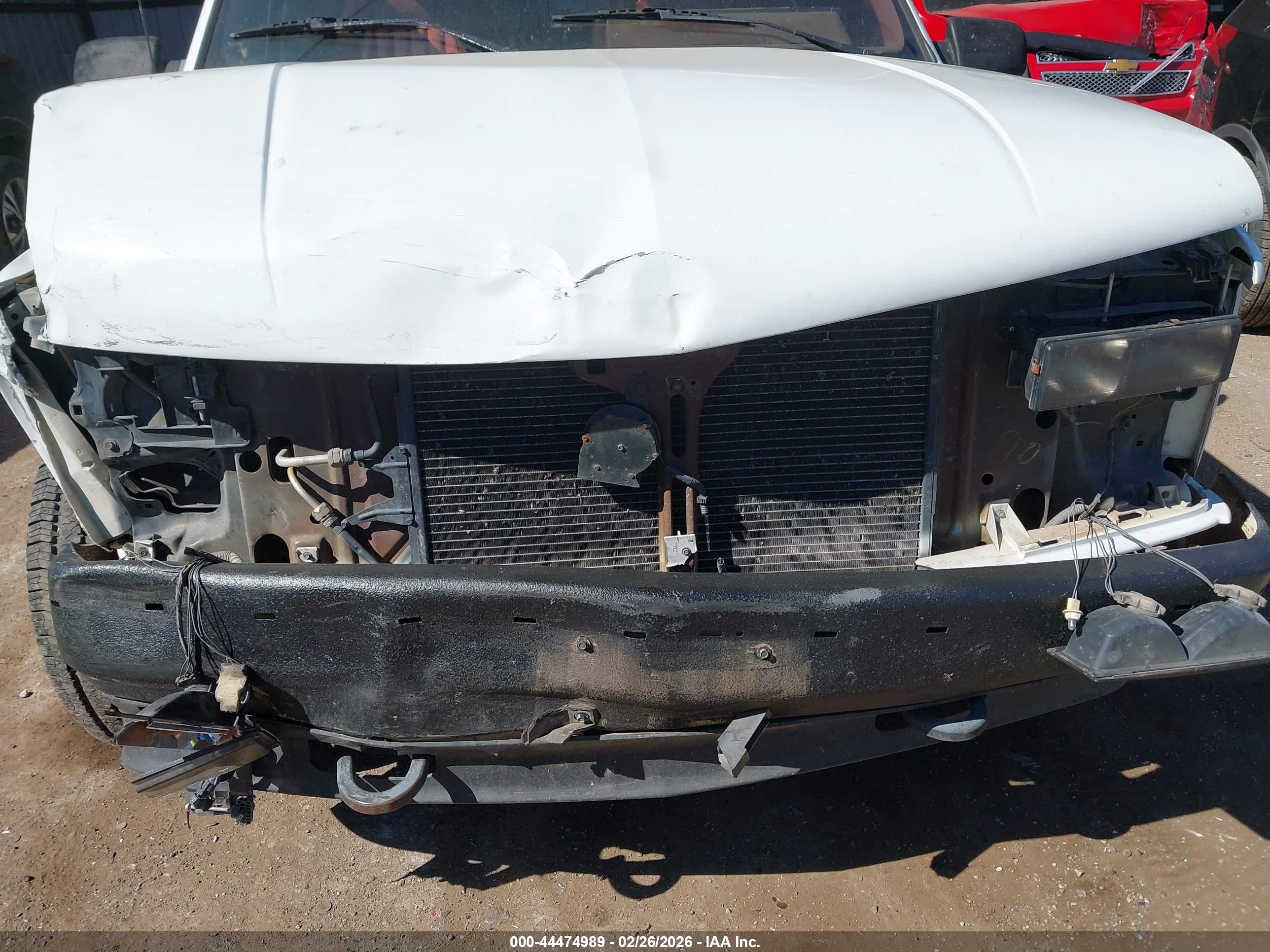 CHEVROLET GMT-400 image 6