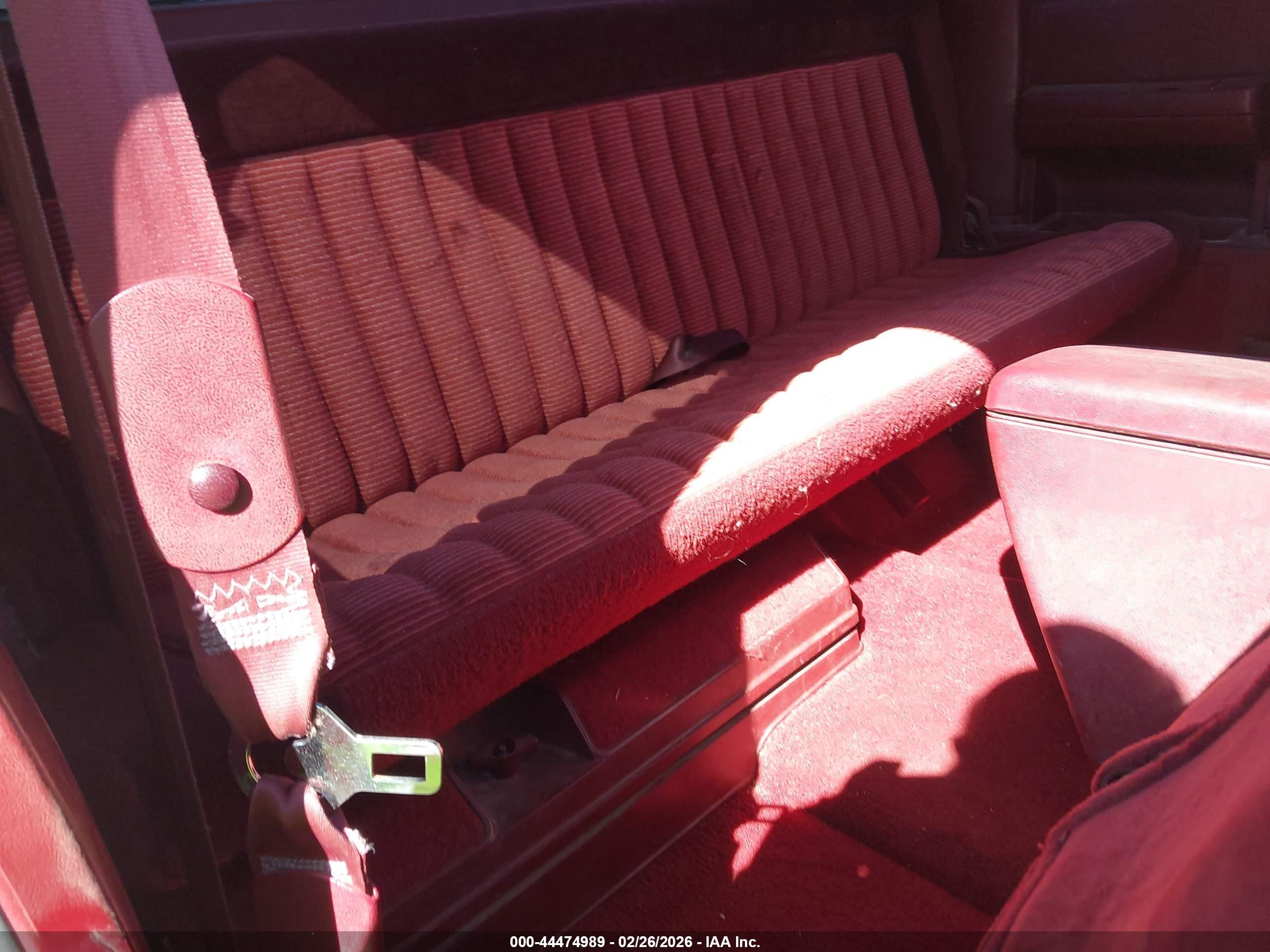 CHEVROLET GMT-400 image 8