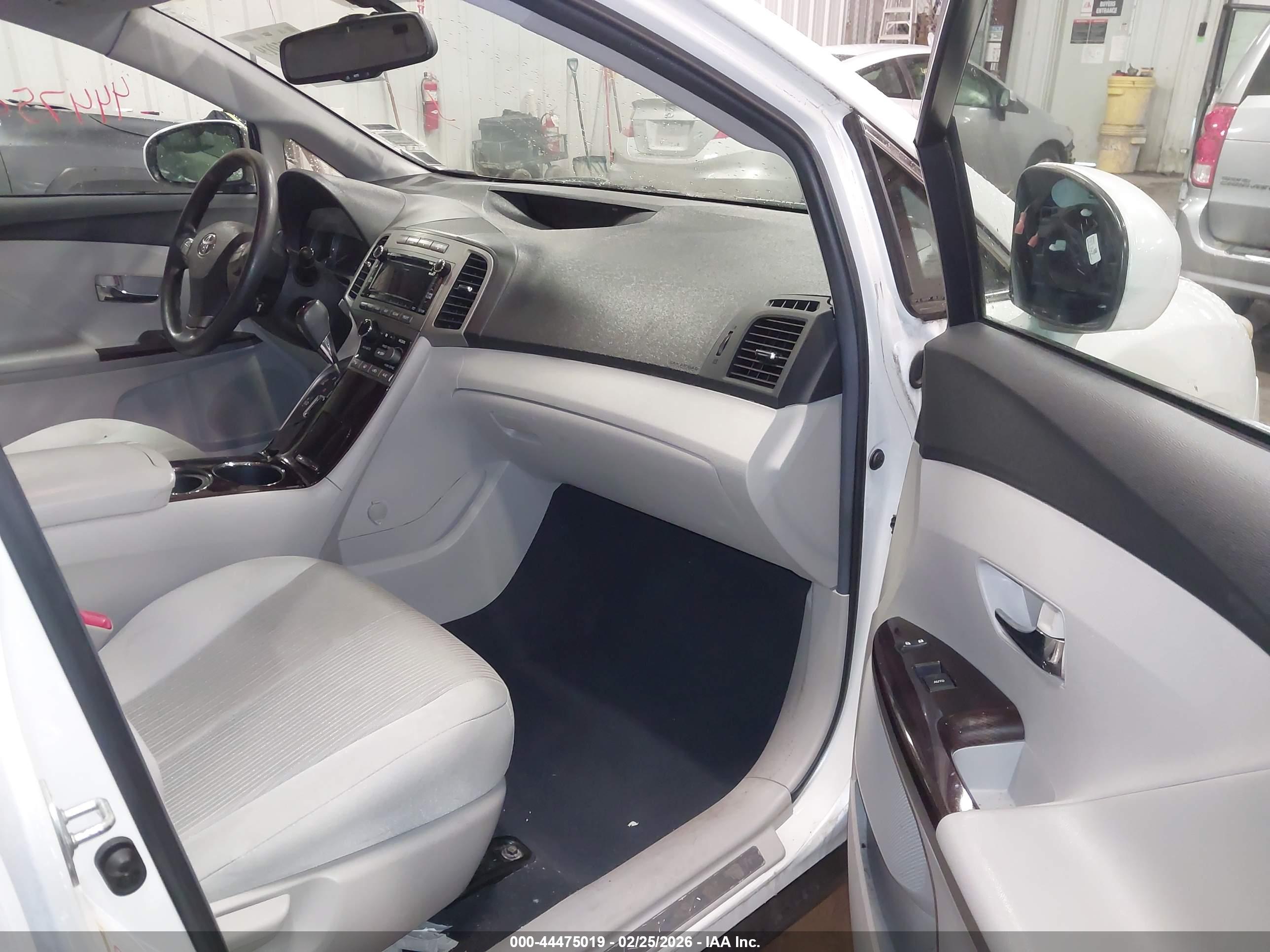 TOYOTA VENZA image 5