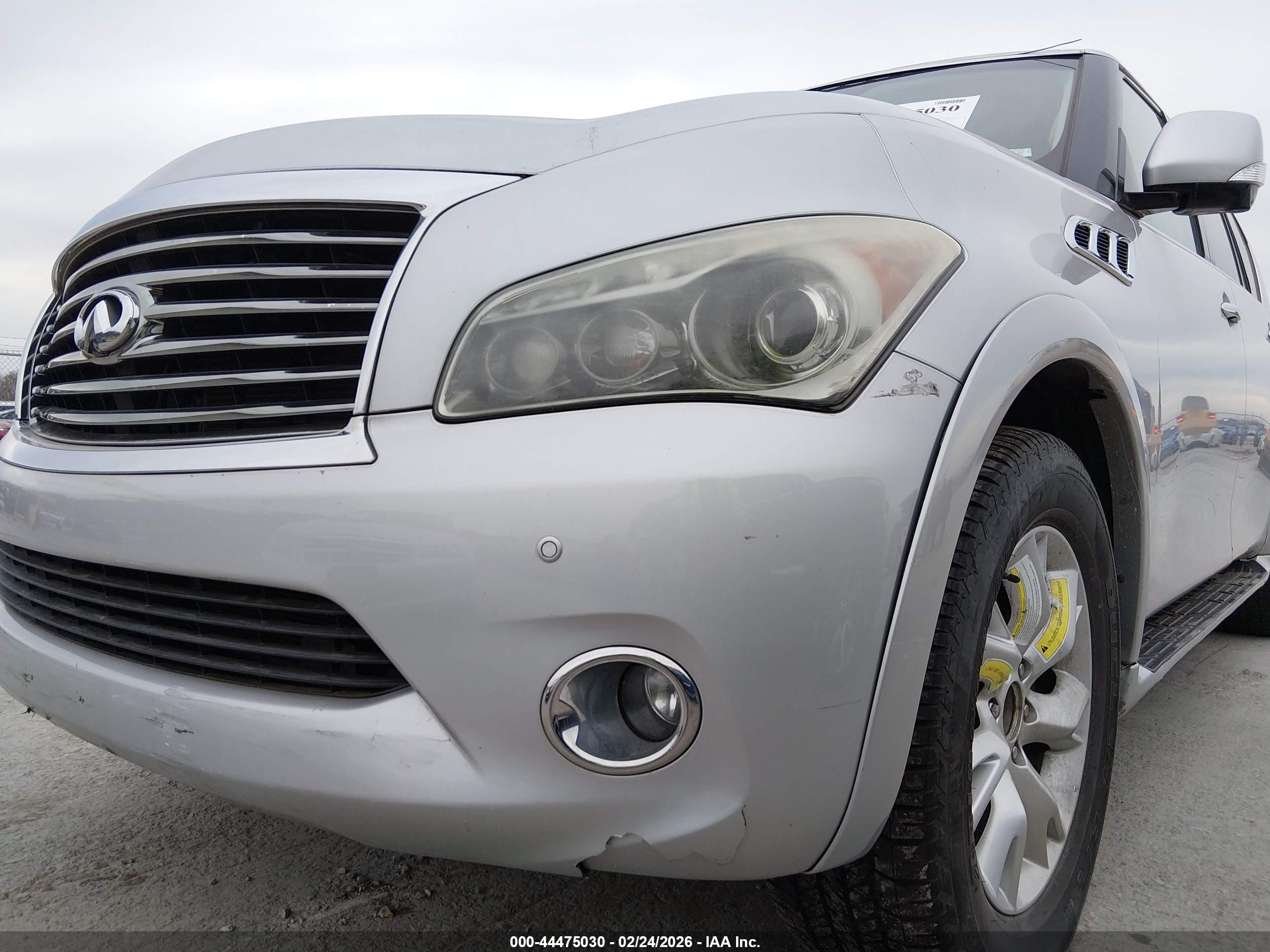 INFINITI QX56 image 6
