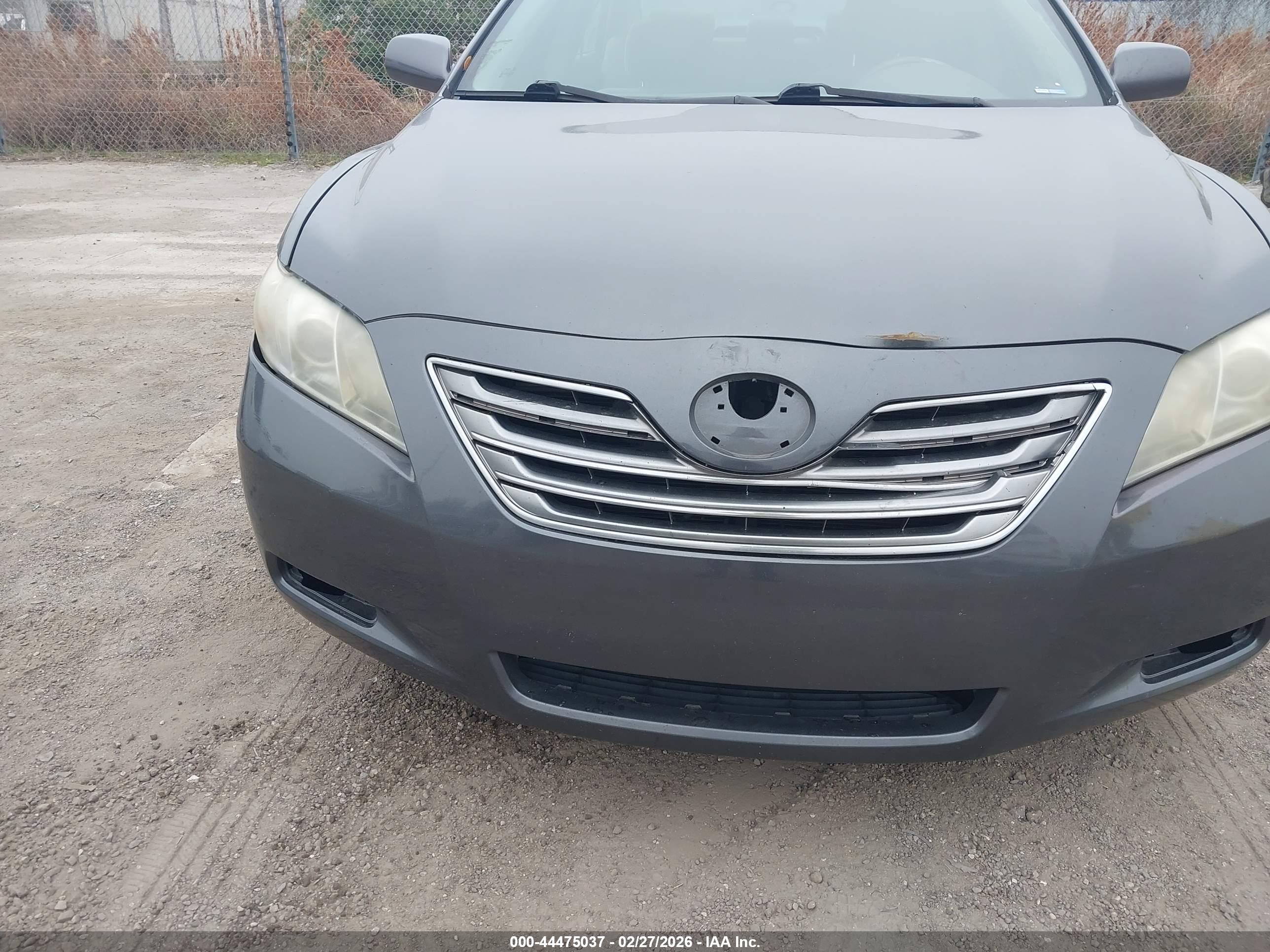 TOYOTA CAMRY image 6