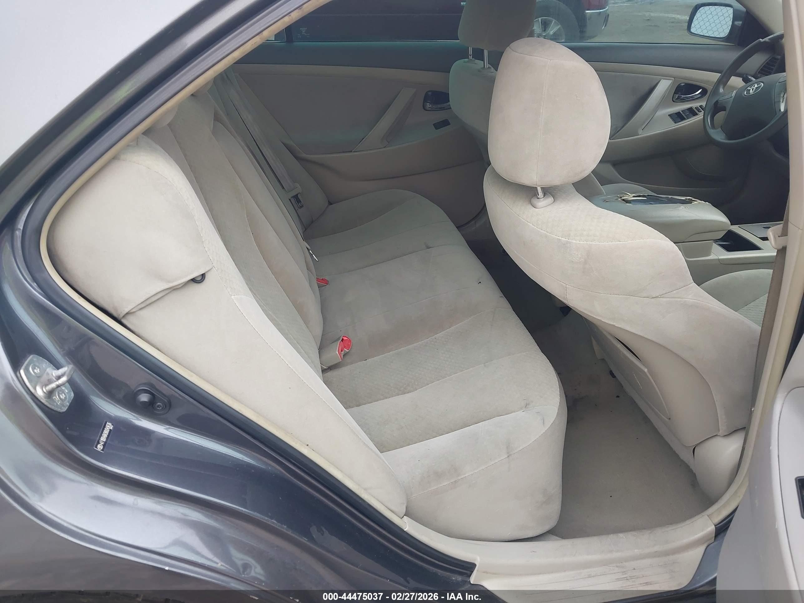 TOYOTA CAMRY image 8