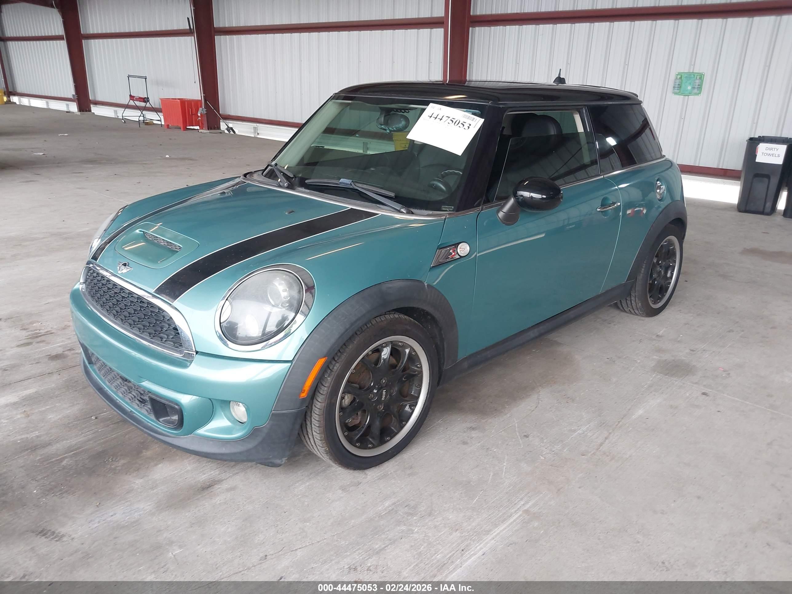 MINI COOPER image 2