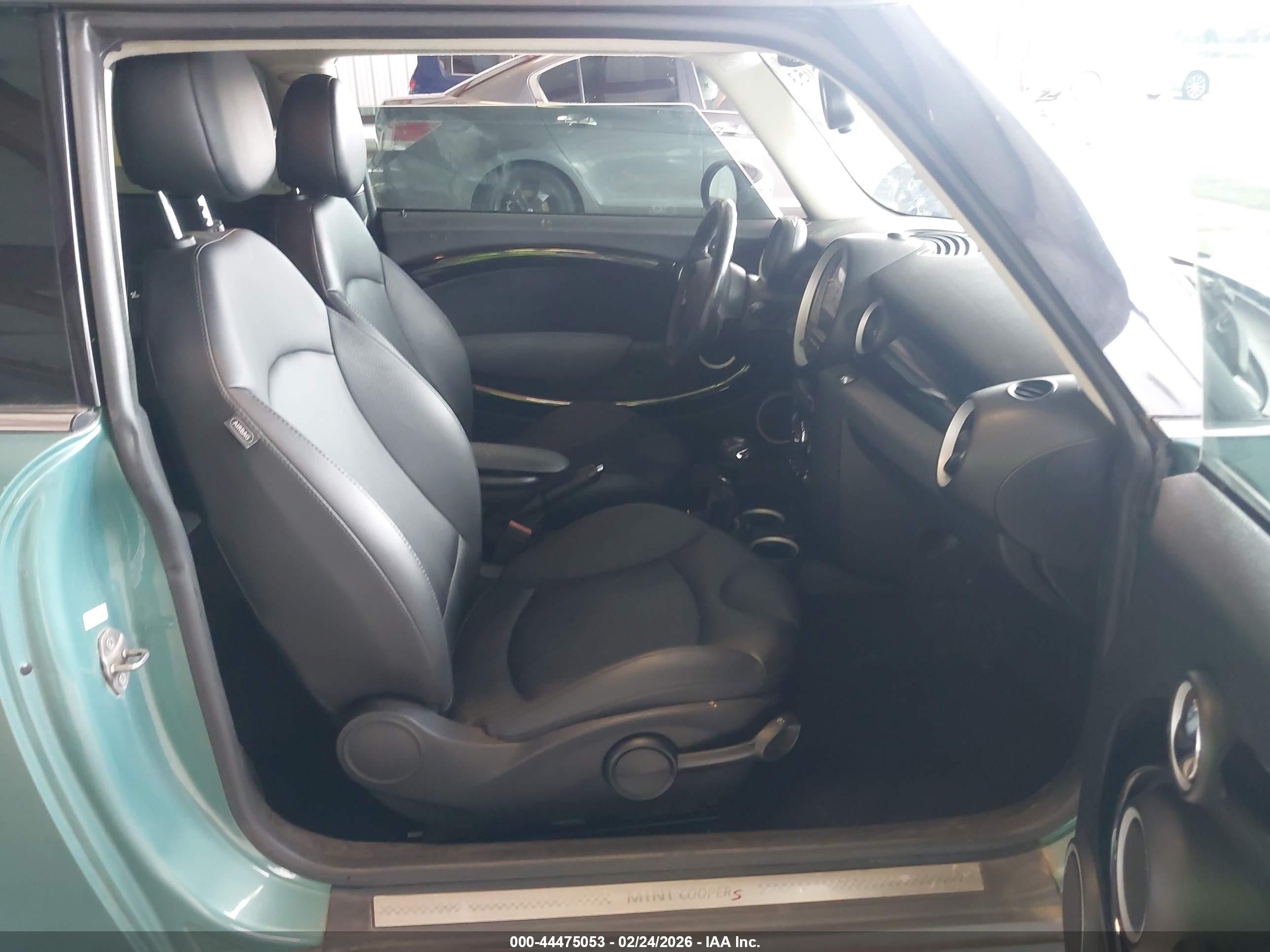 MINI COOPER image 5