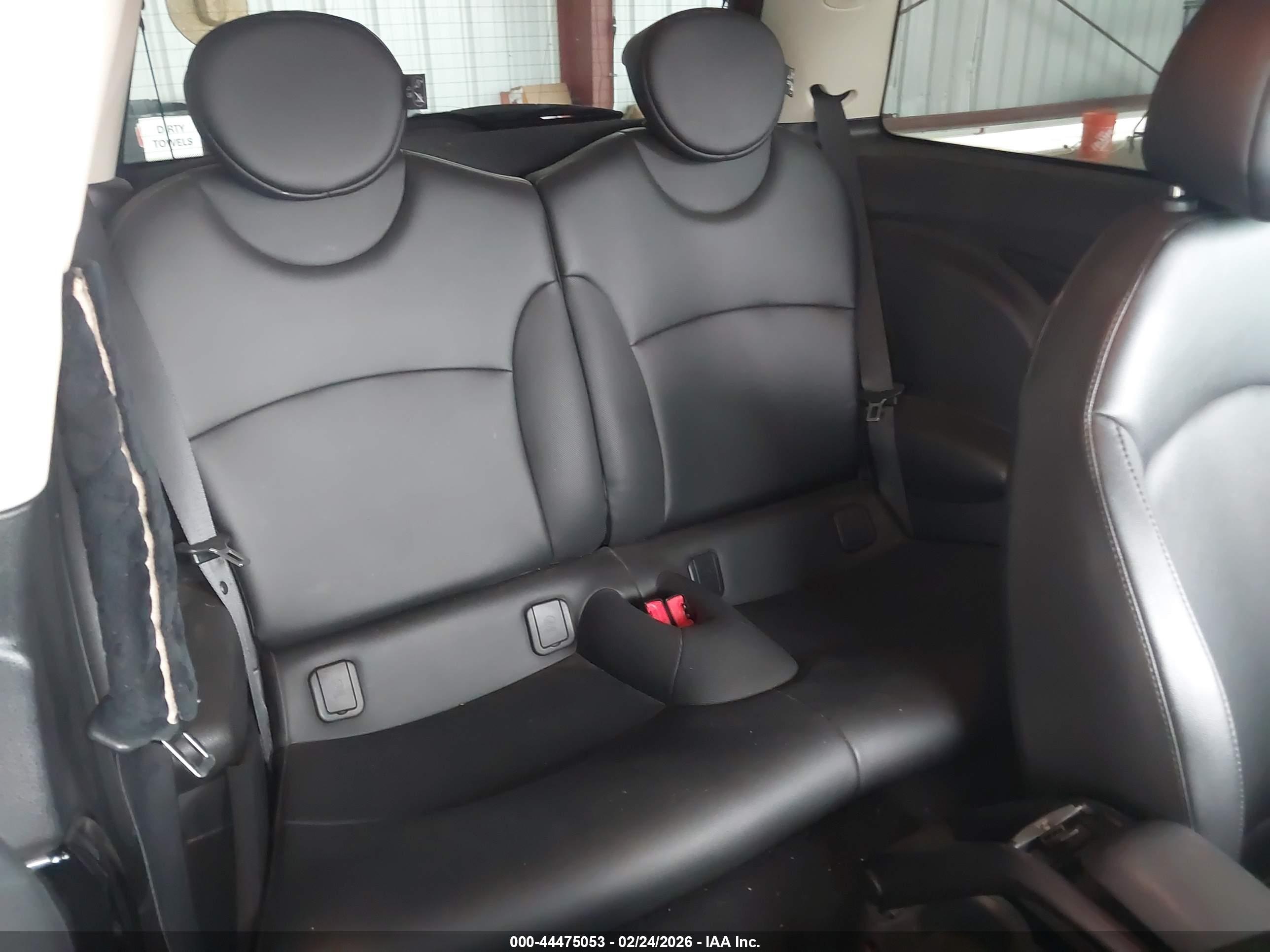 MINI COOPER image 8