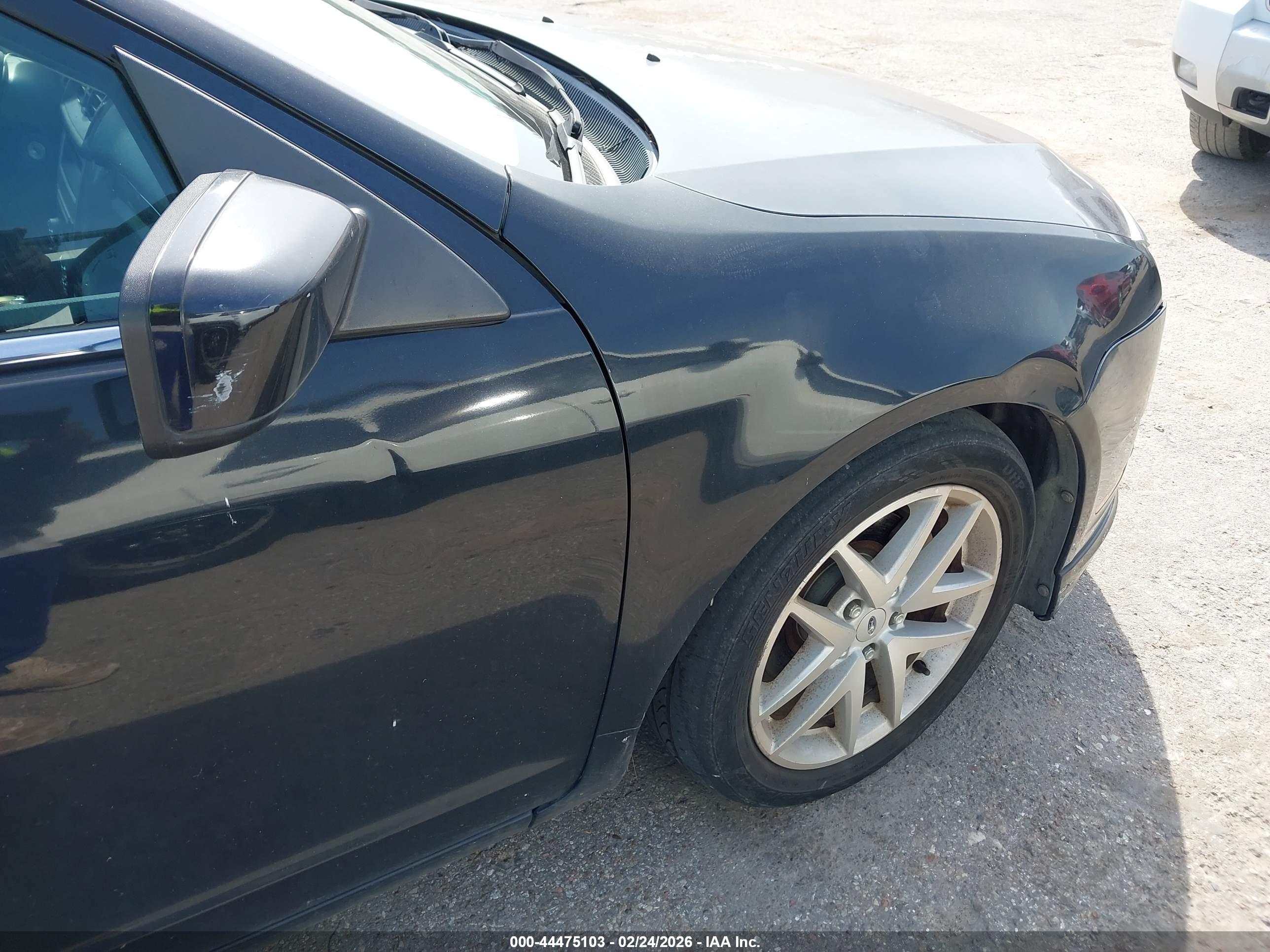 FORD FUSION image 6