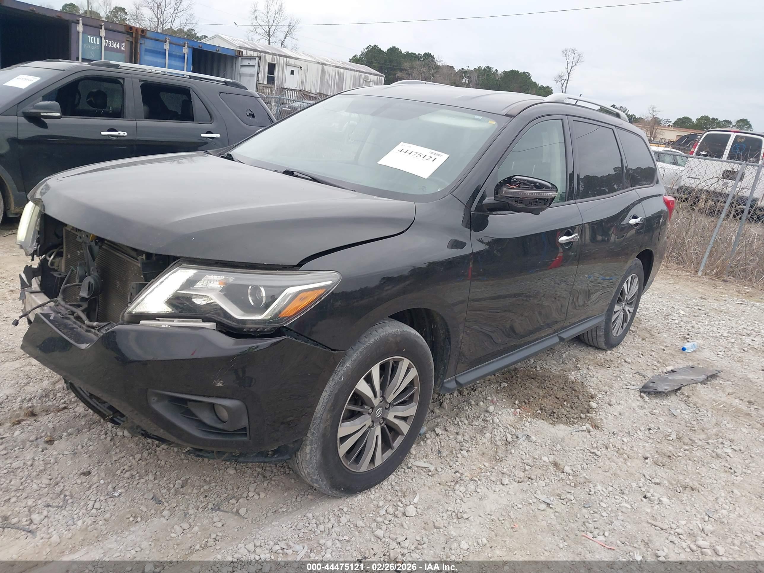 NISSAN PATHFINDER image 2