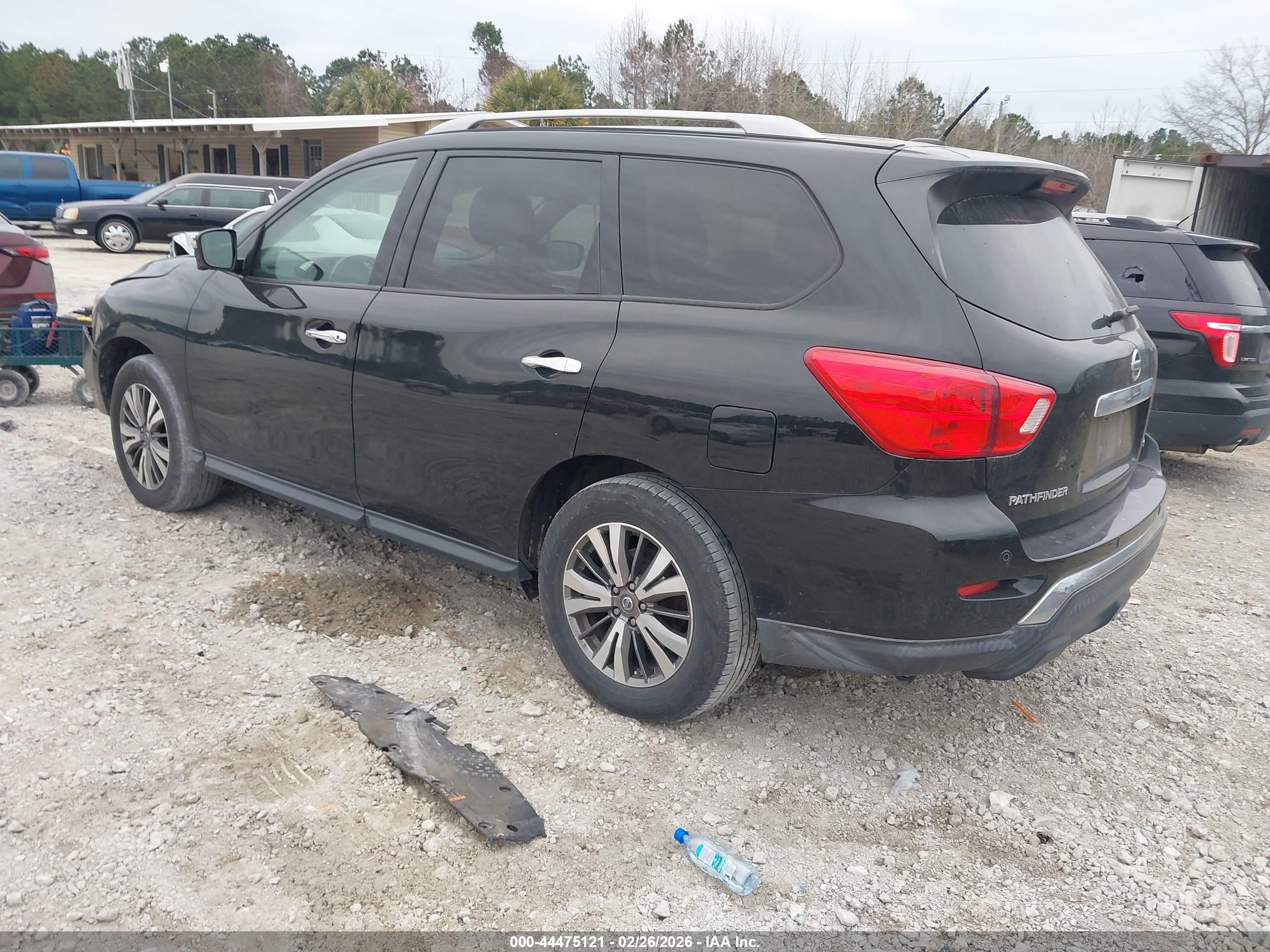 NISSAN PATHFINDER image 3