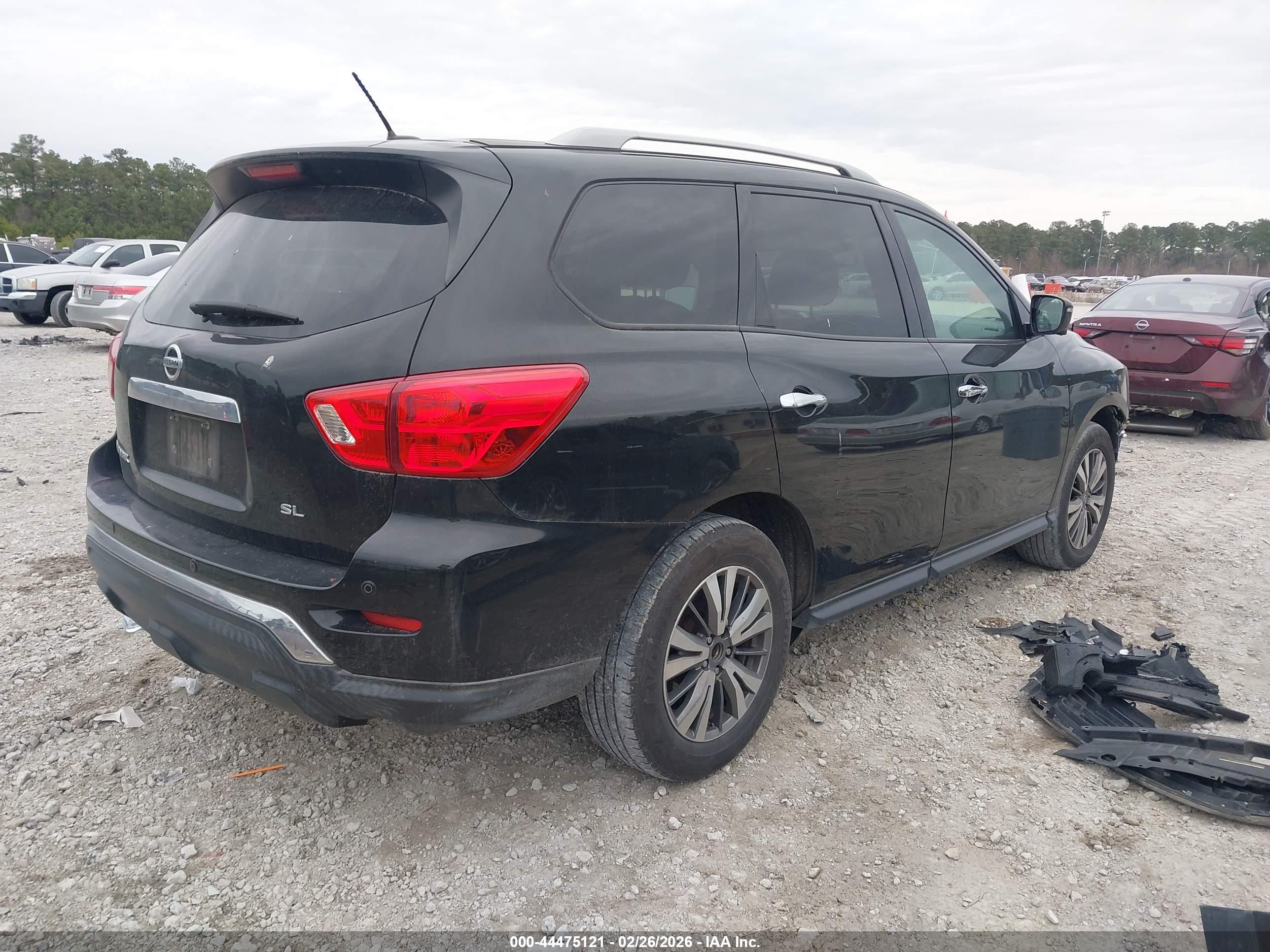 NISSAN PATHFINDER image 4