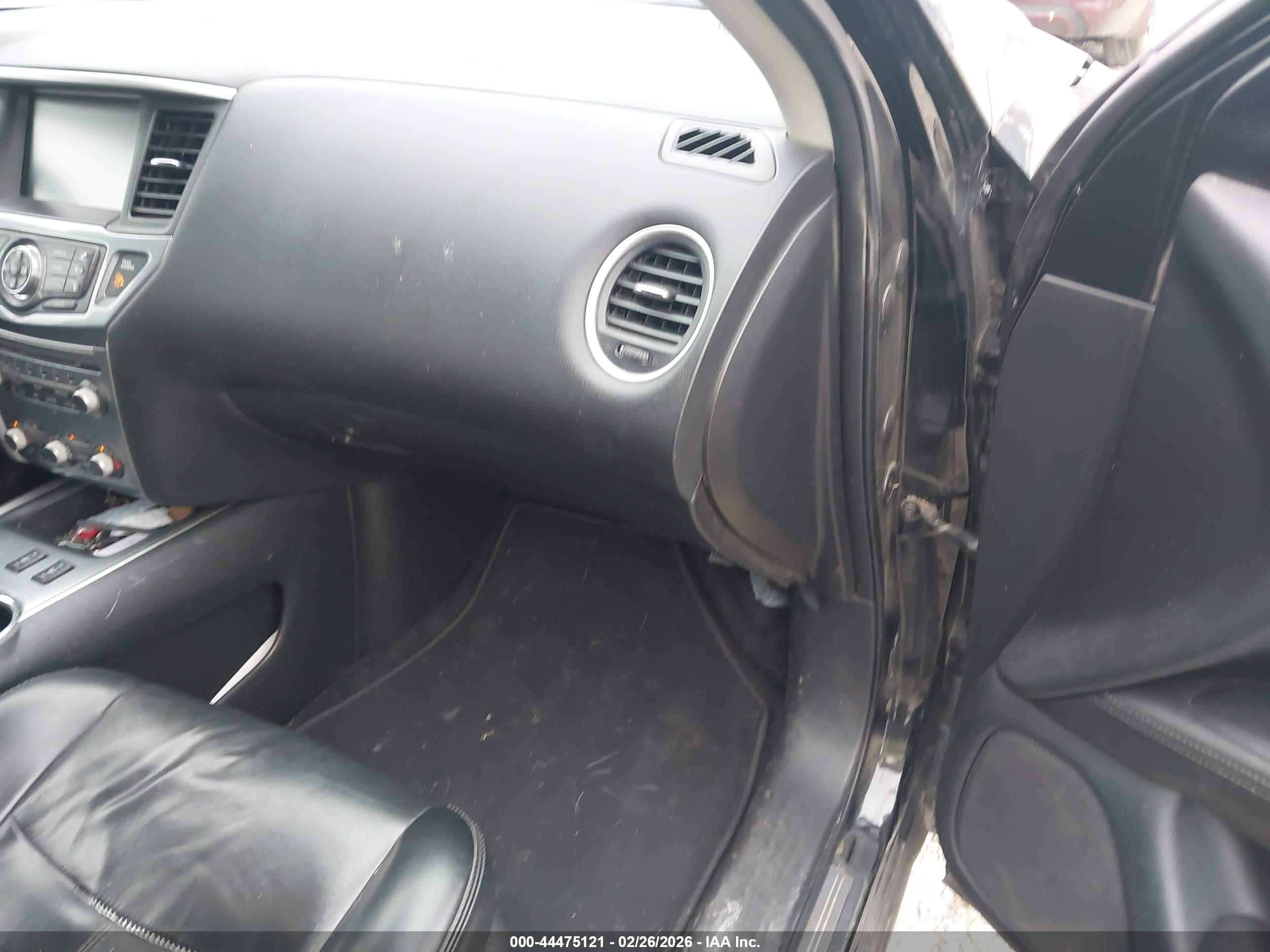 NISSAN PATHFINDER image 5