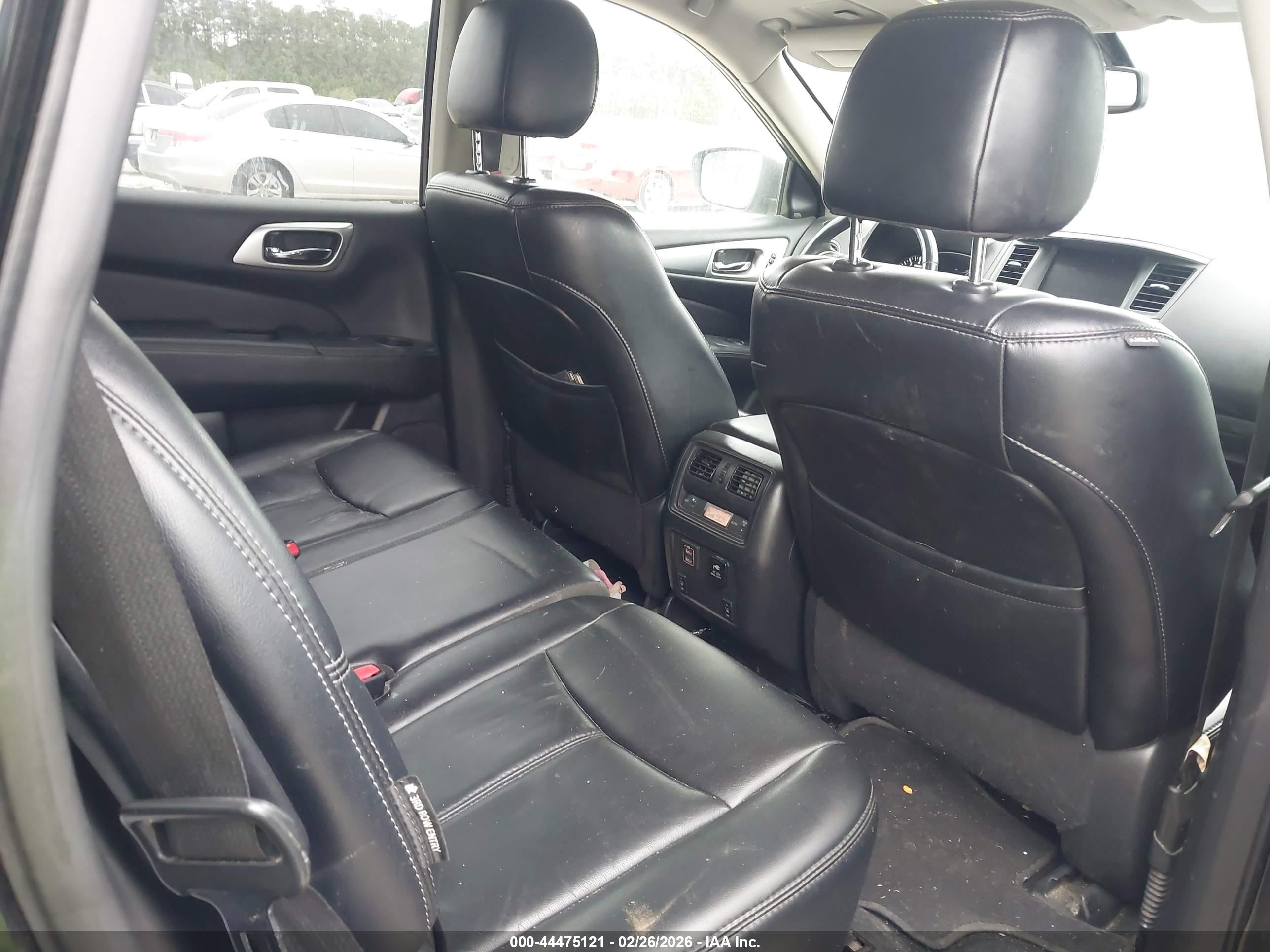 NISSAN PATHFINDER image 8