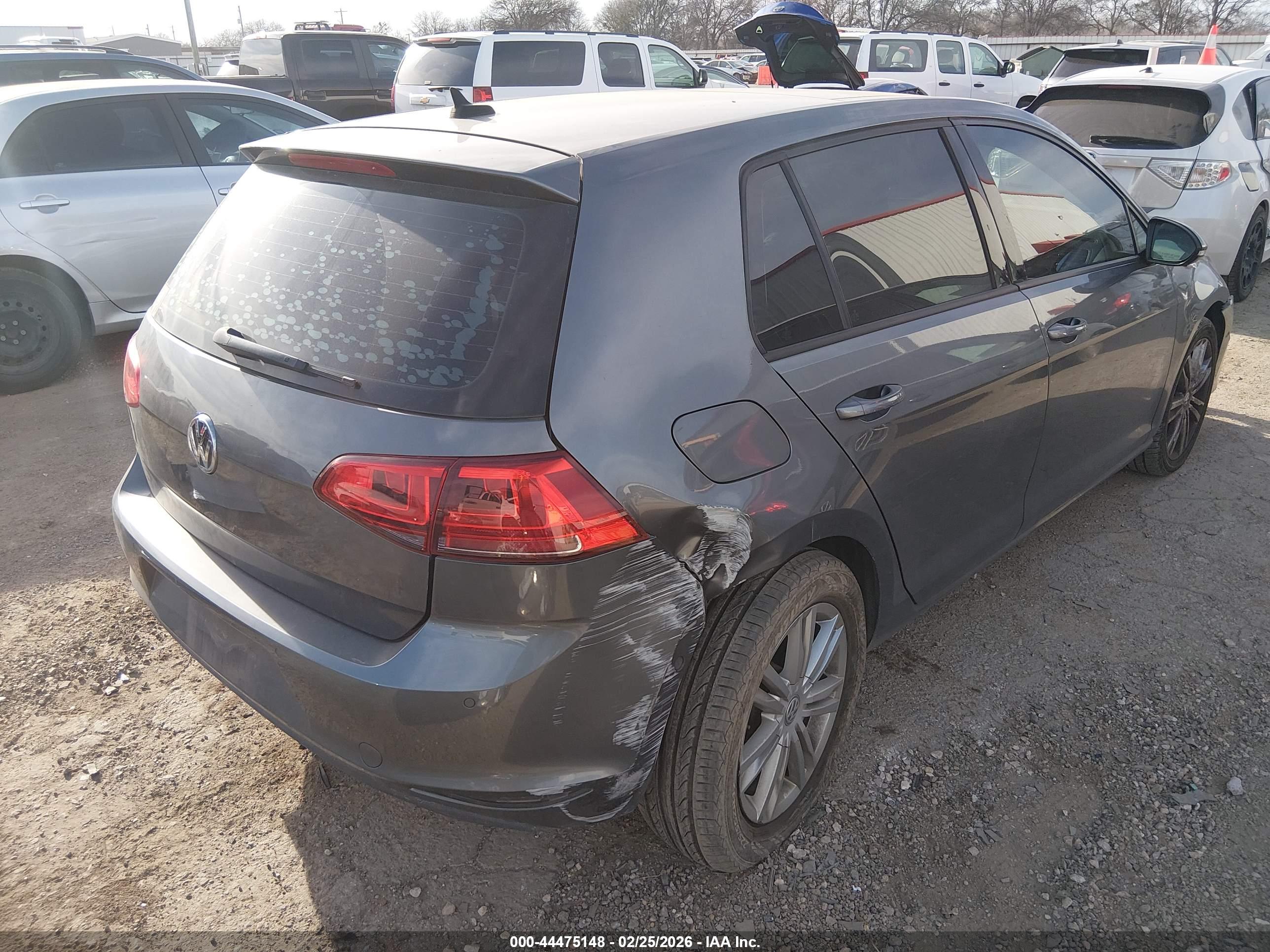 VOLKSWAGEN GOLF image 4