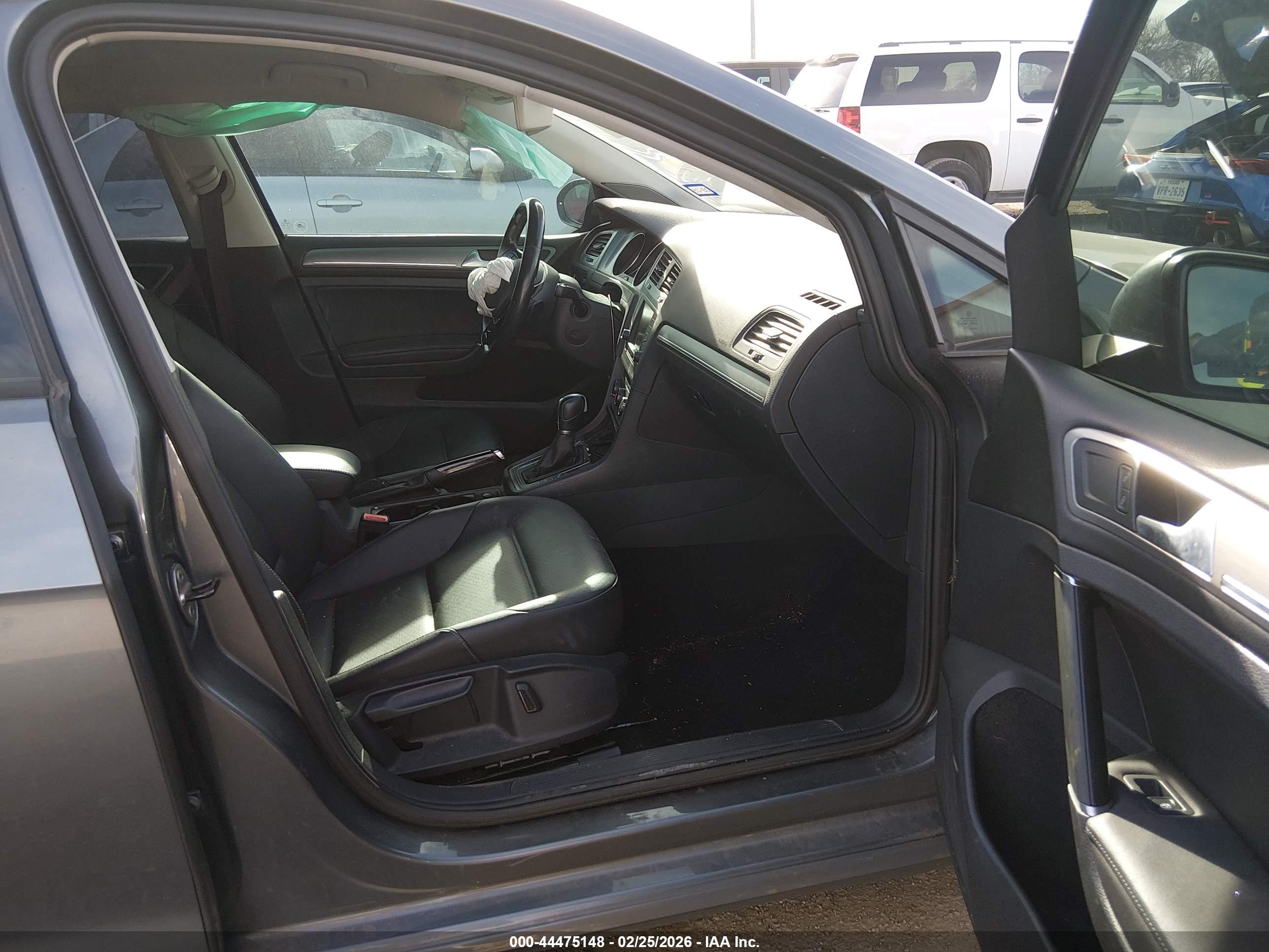 VOLKSWAGEN GOLF image 5