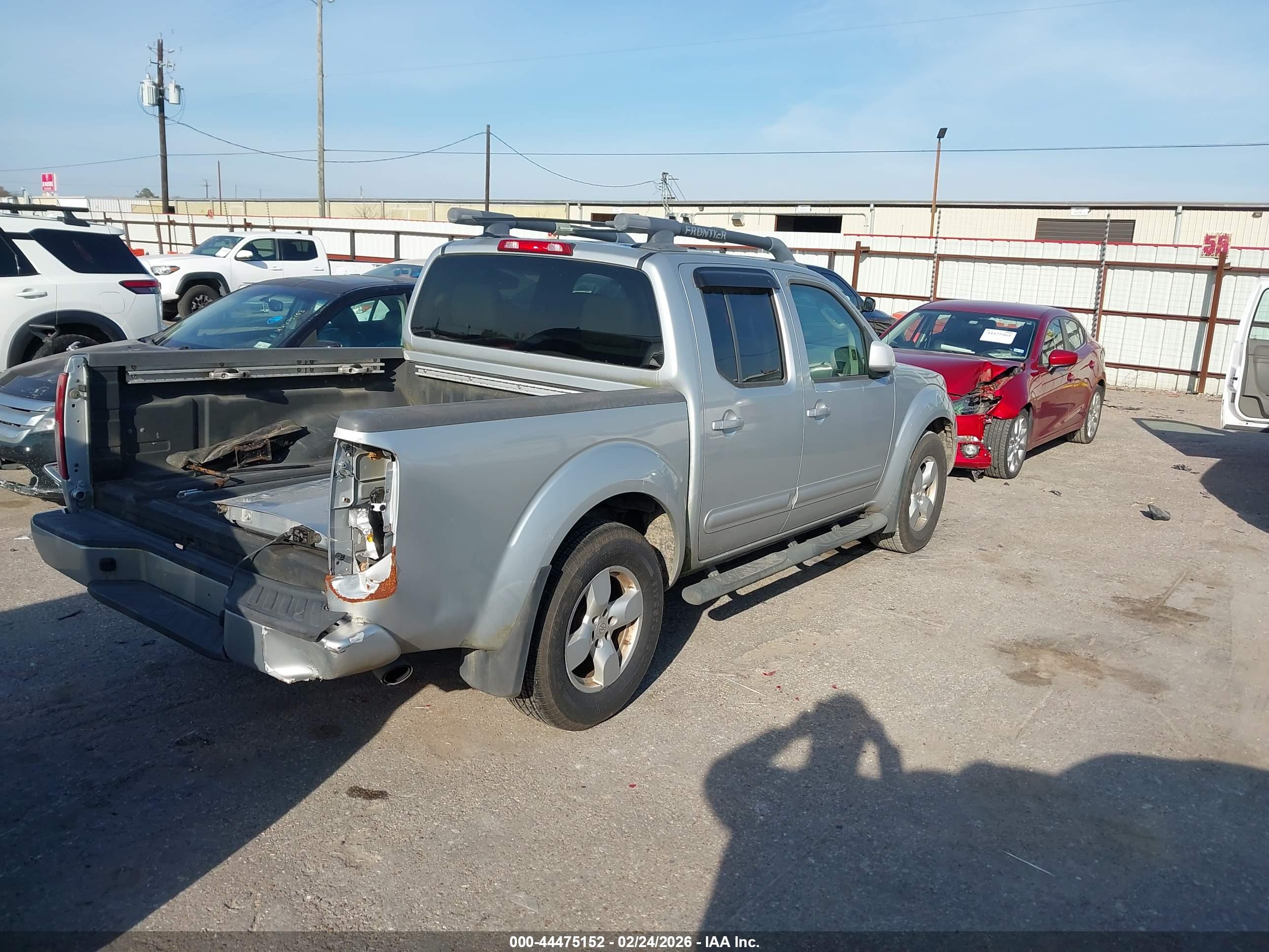 NISSAN FRONTIER image 4