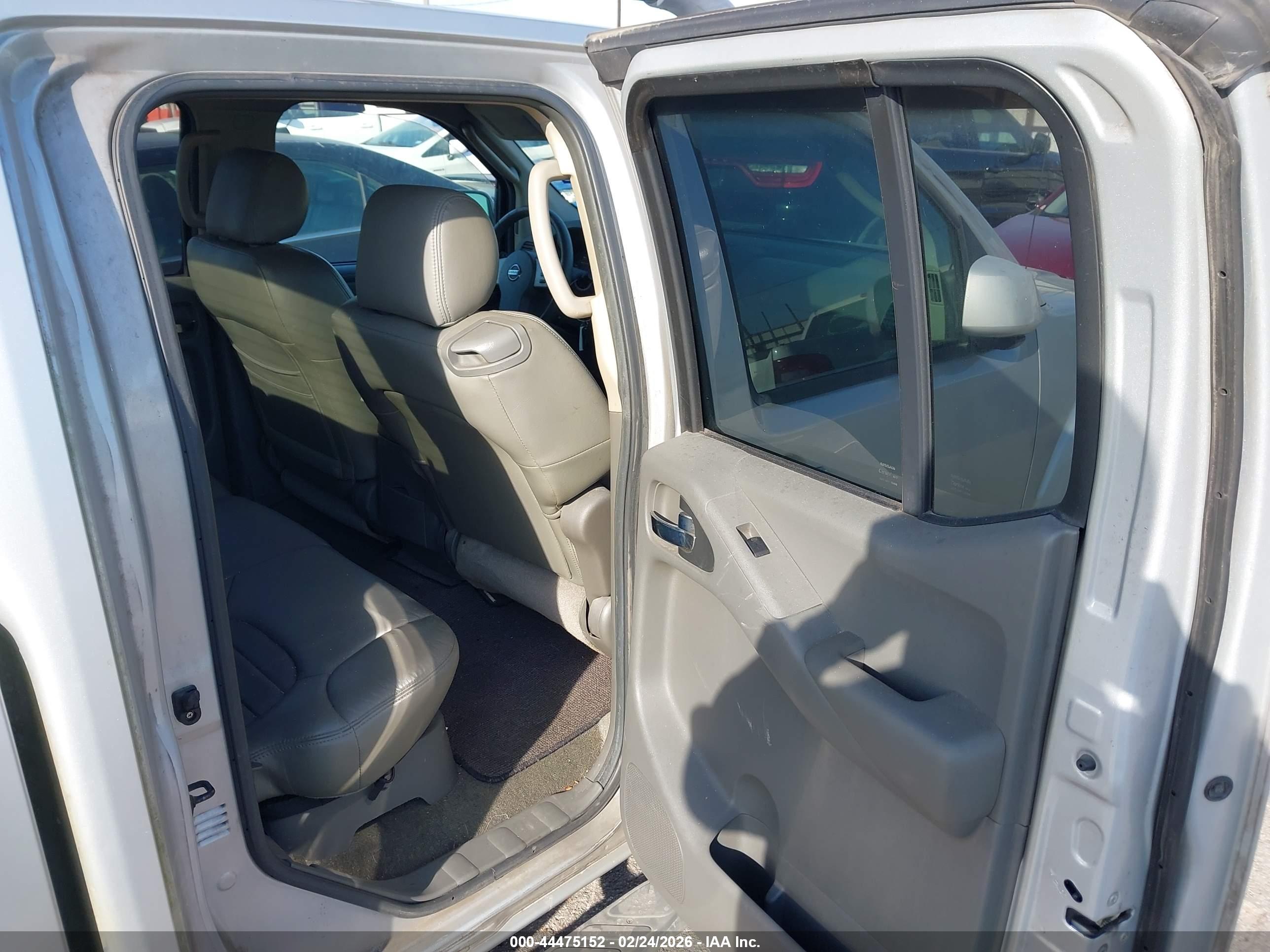 NISSAN FRONTIER image 8