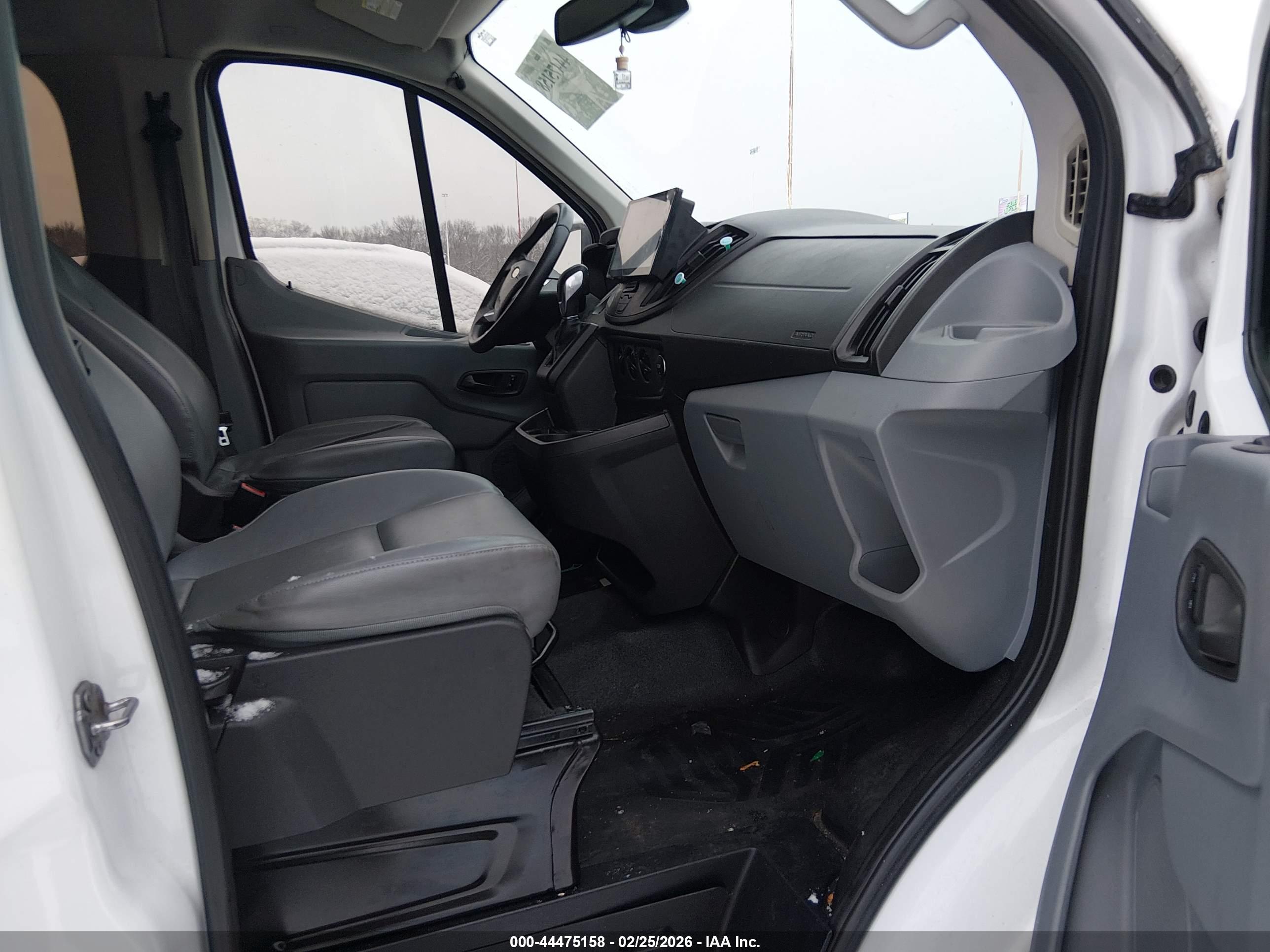 FORD TRANSIT-350 image 5