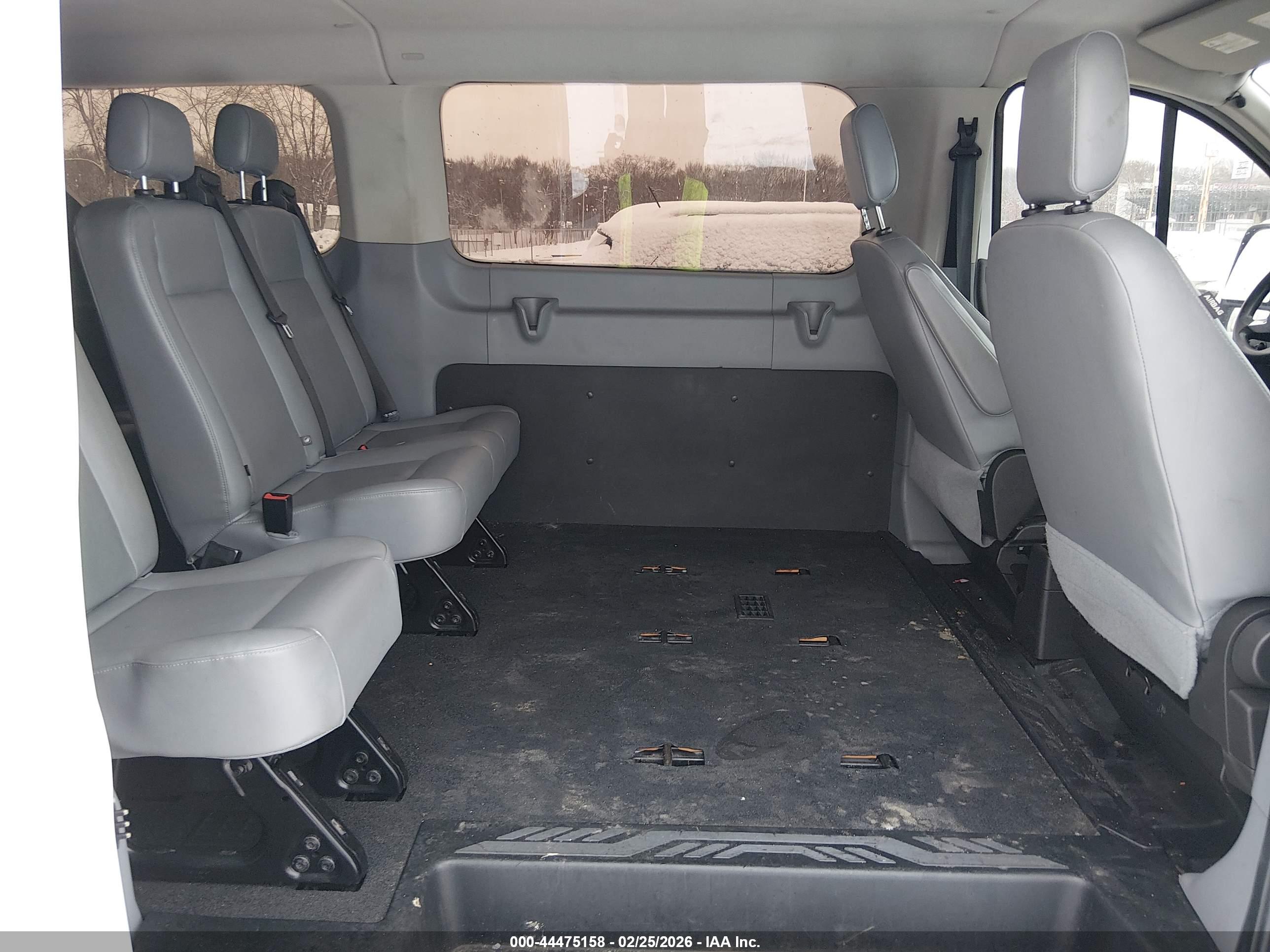 FORD TRANSIT-350 image 8