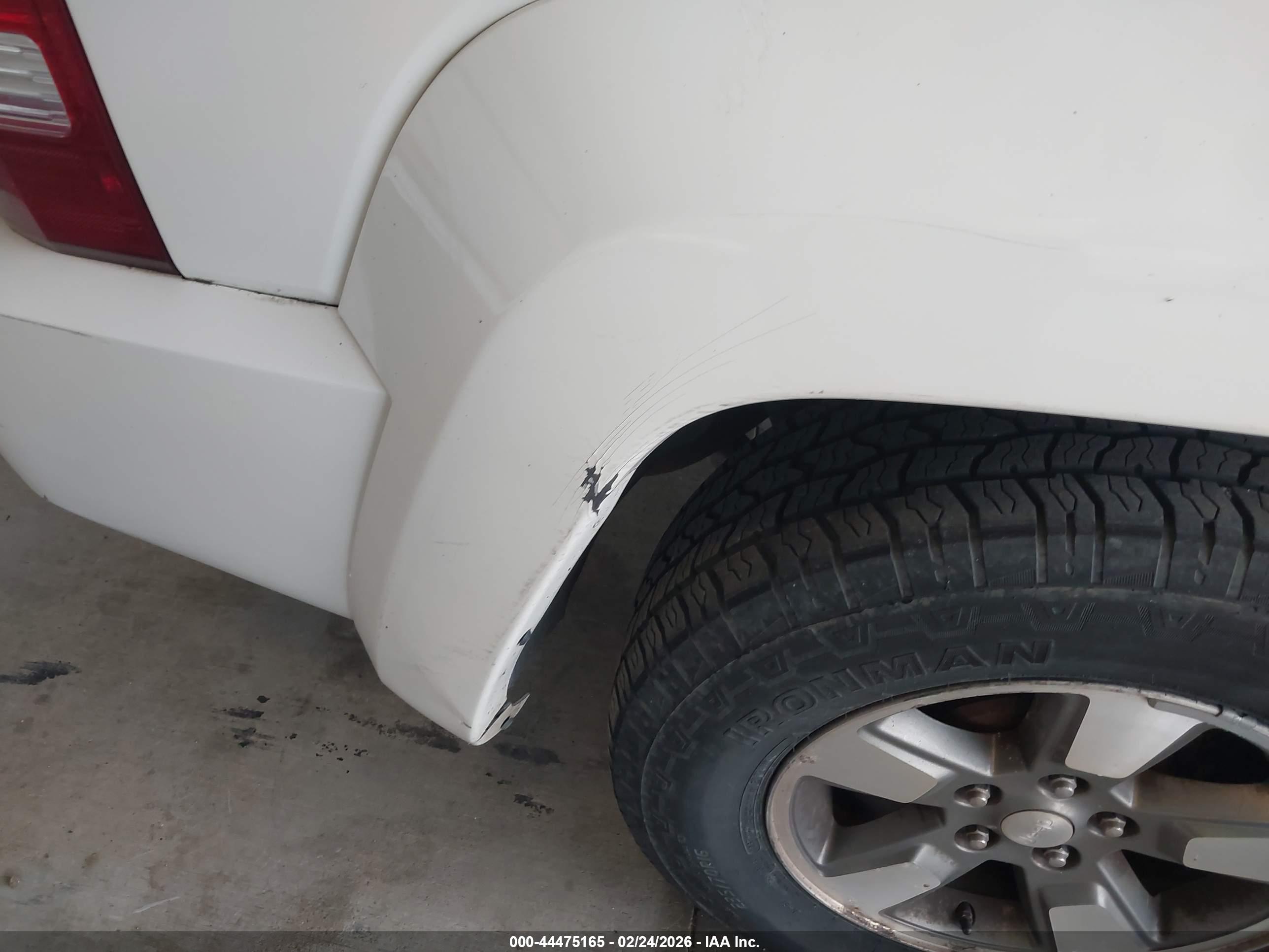JEEP LIBERTY image 6