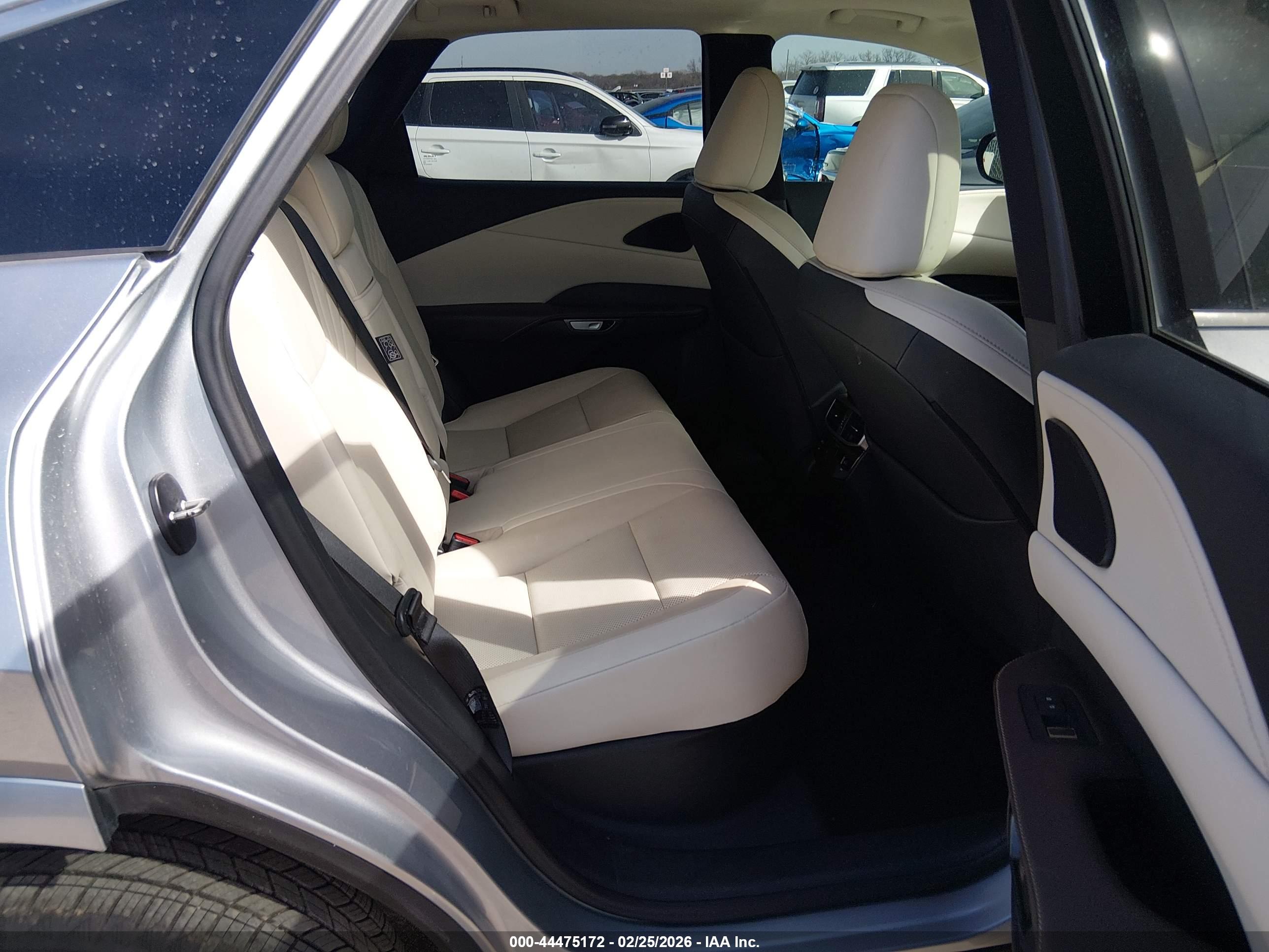 LEXUS RX image 8