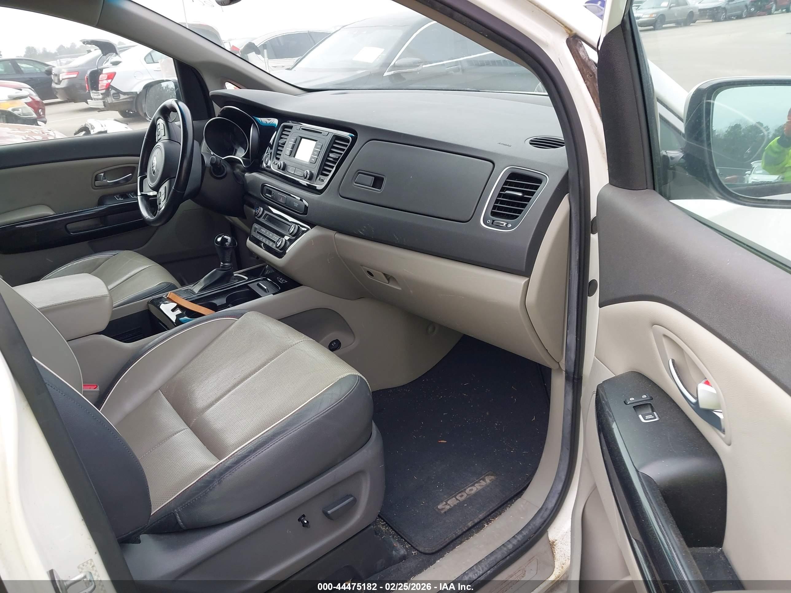 KIA SEDONA image 5