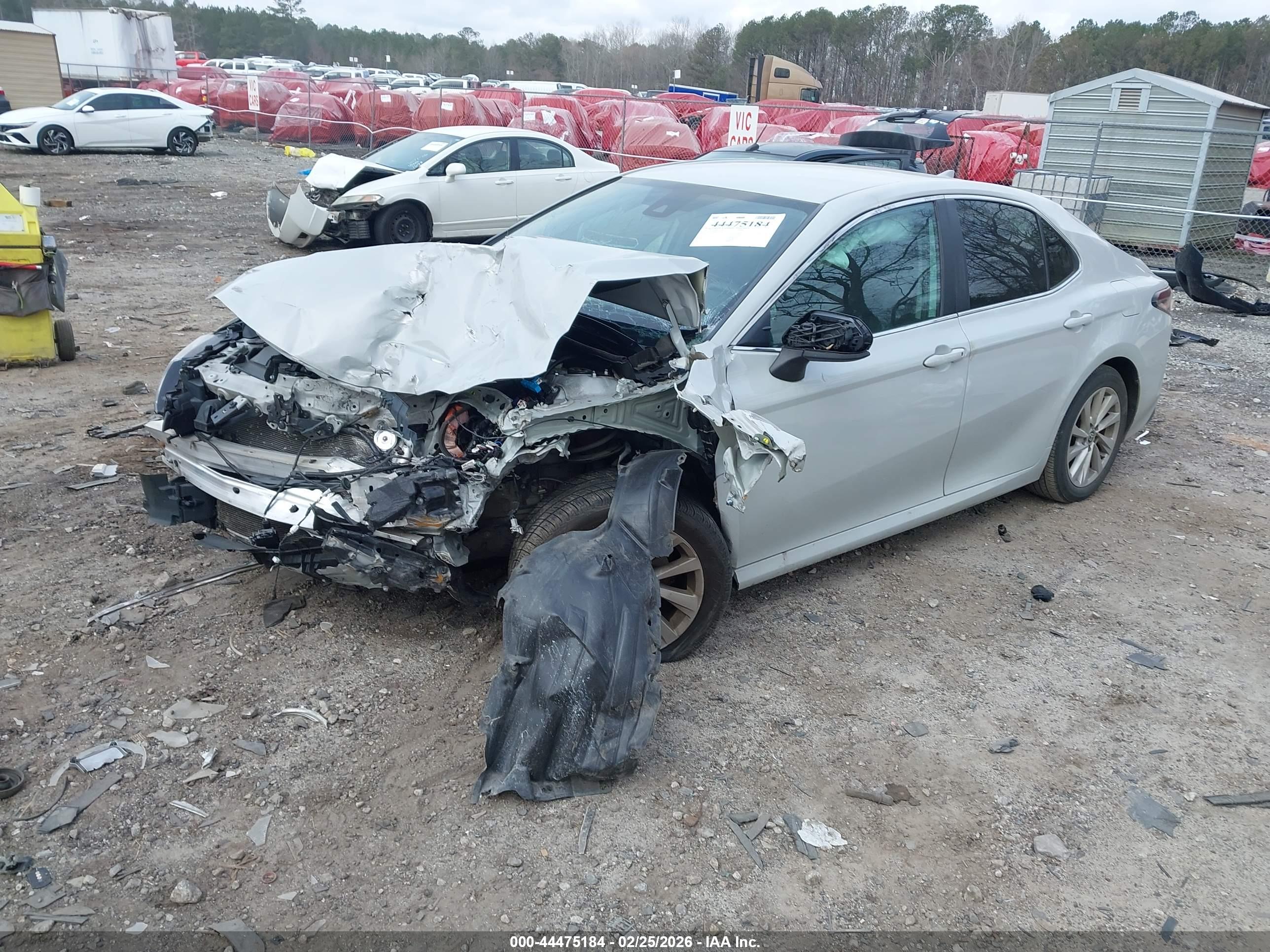TOYOTA CAMRY image 2