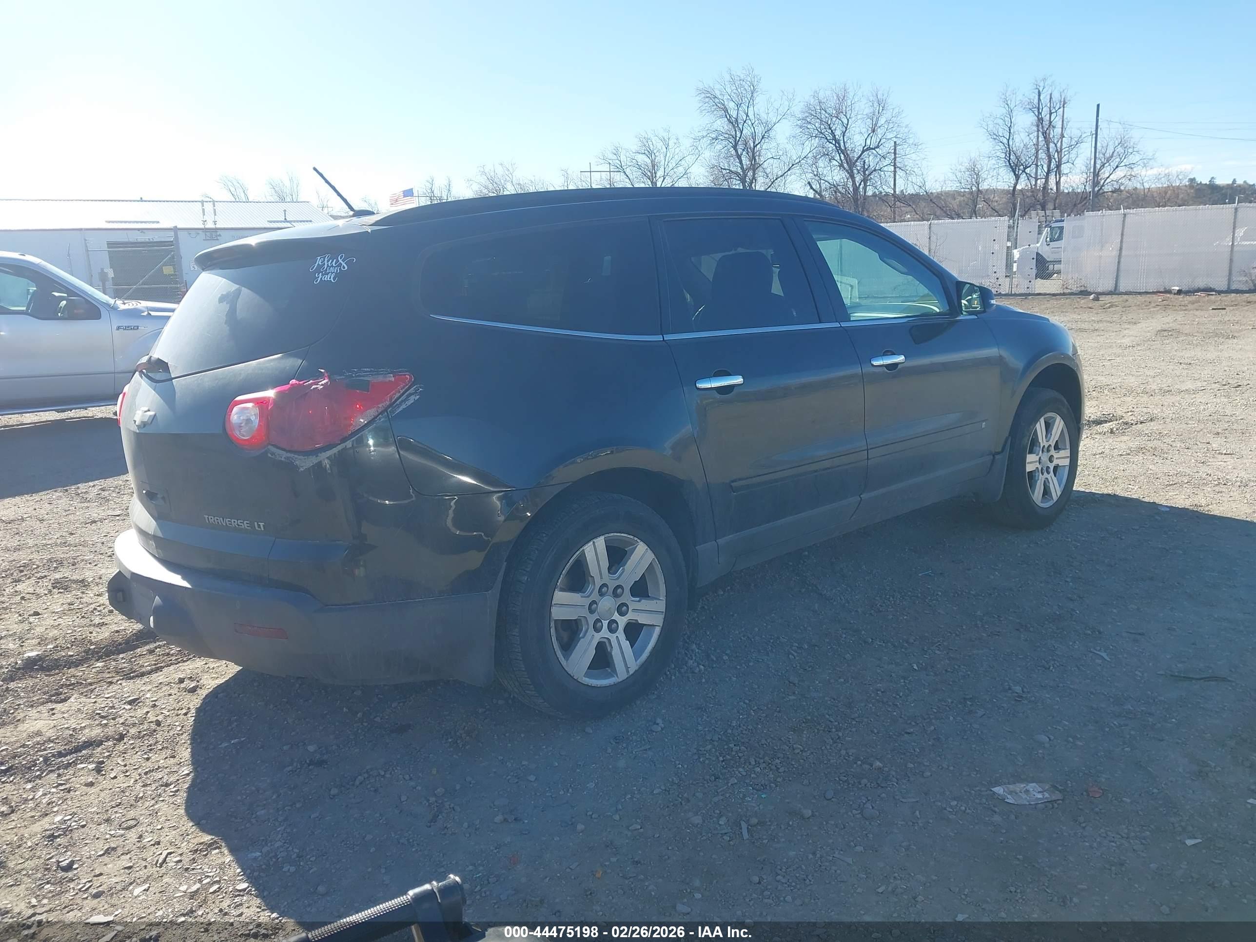 CHEVROLET TRAVERSE image 4