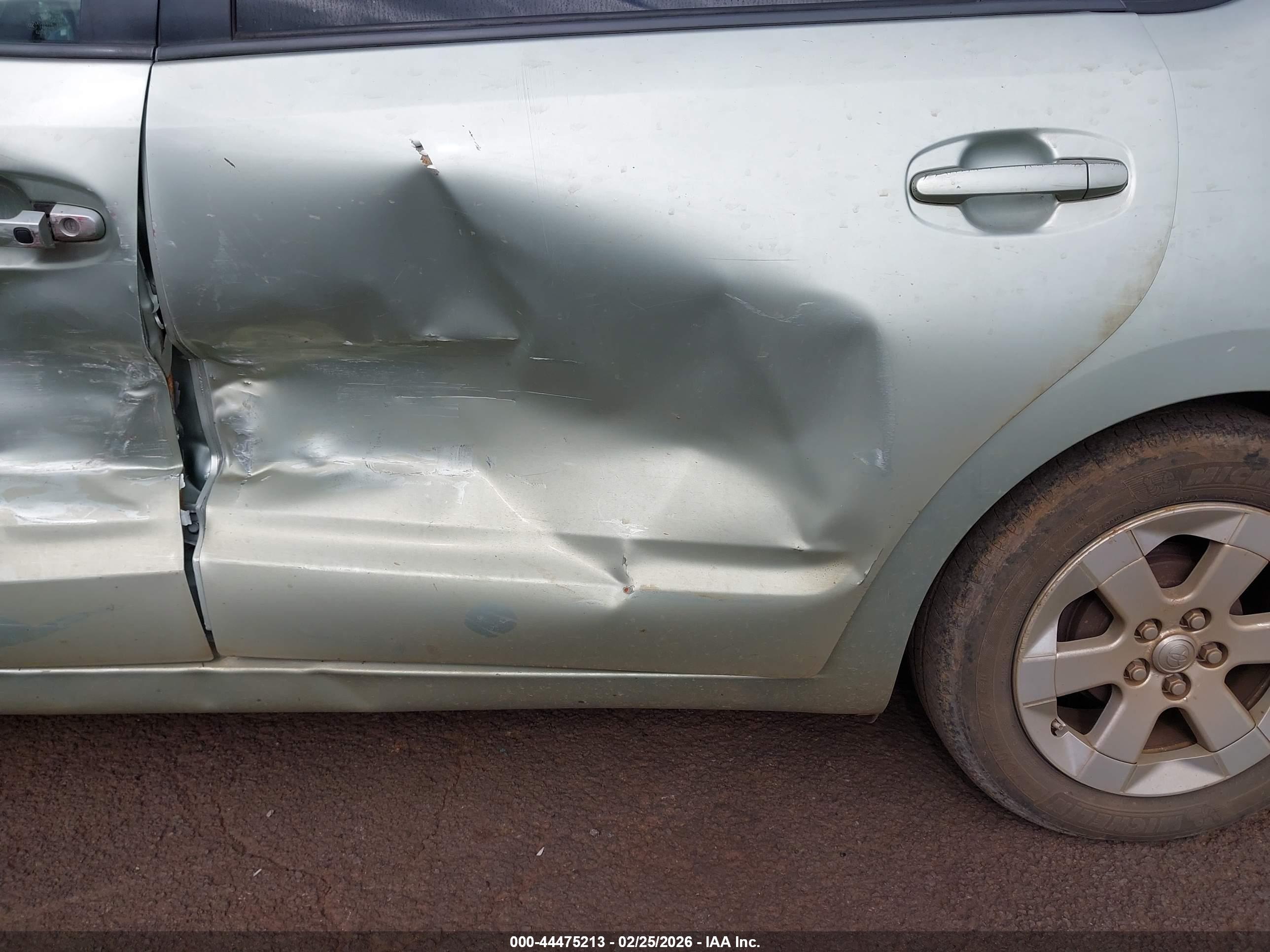 TOYOTA PRIUS image 6
