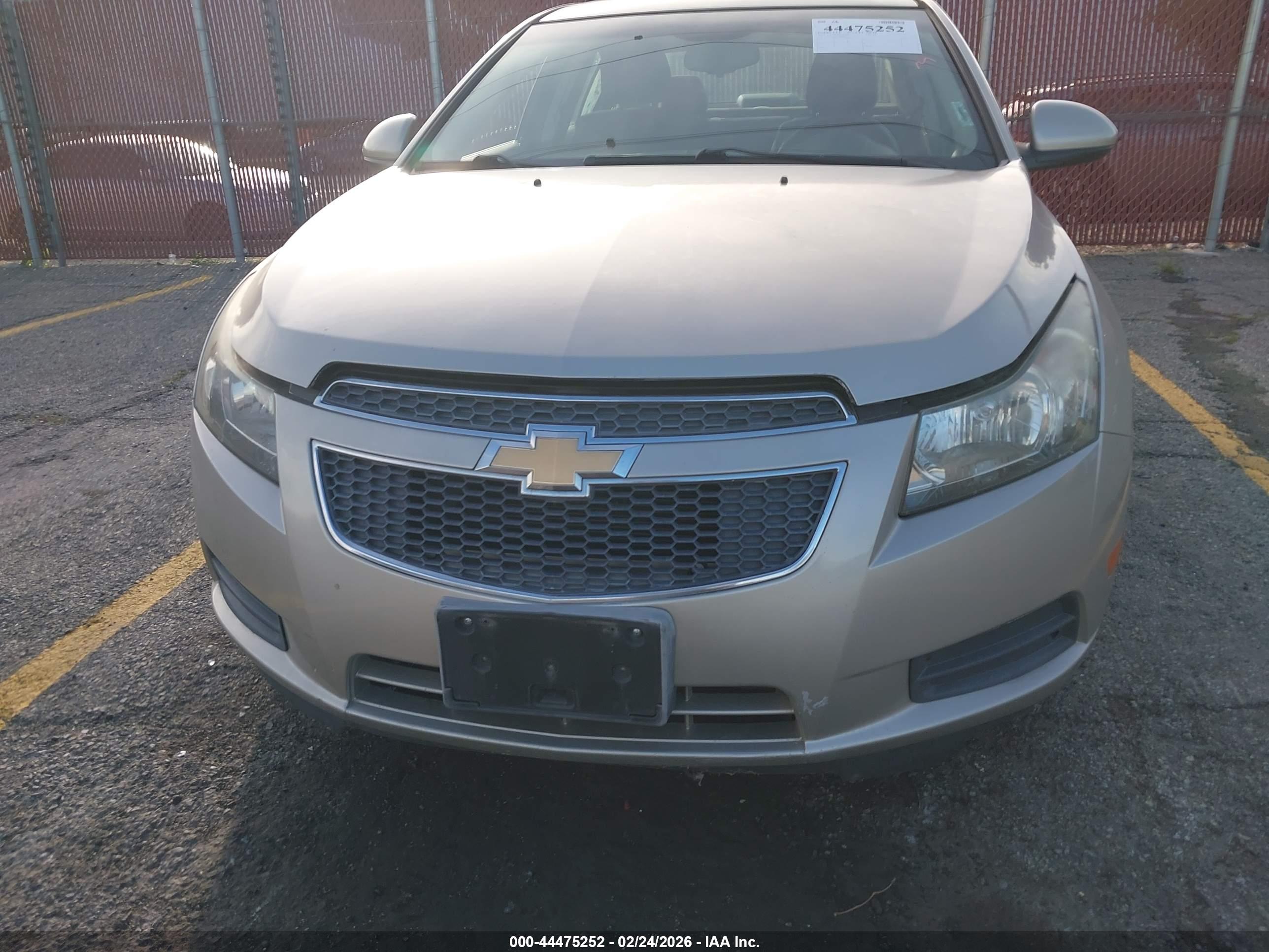 CHEVROLET CRUZE image 6