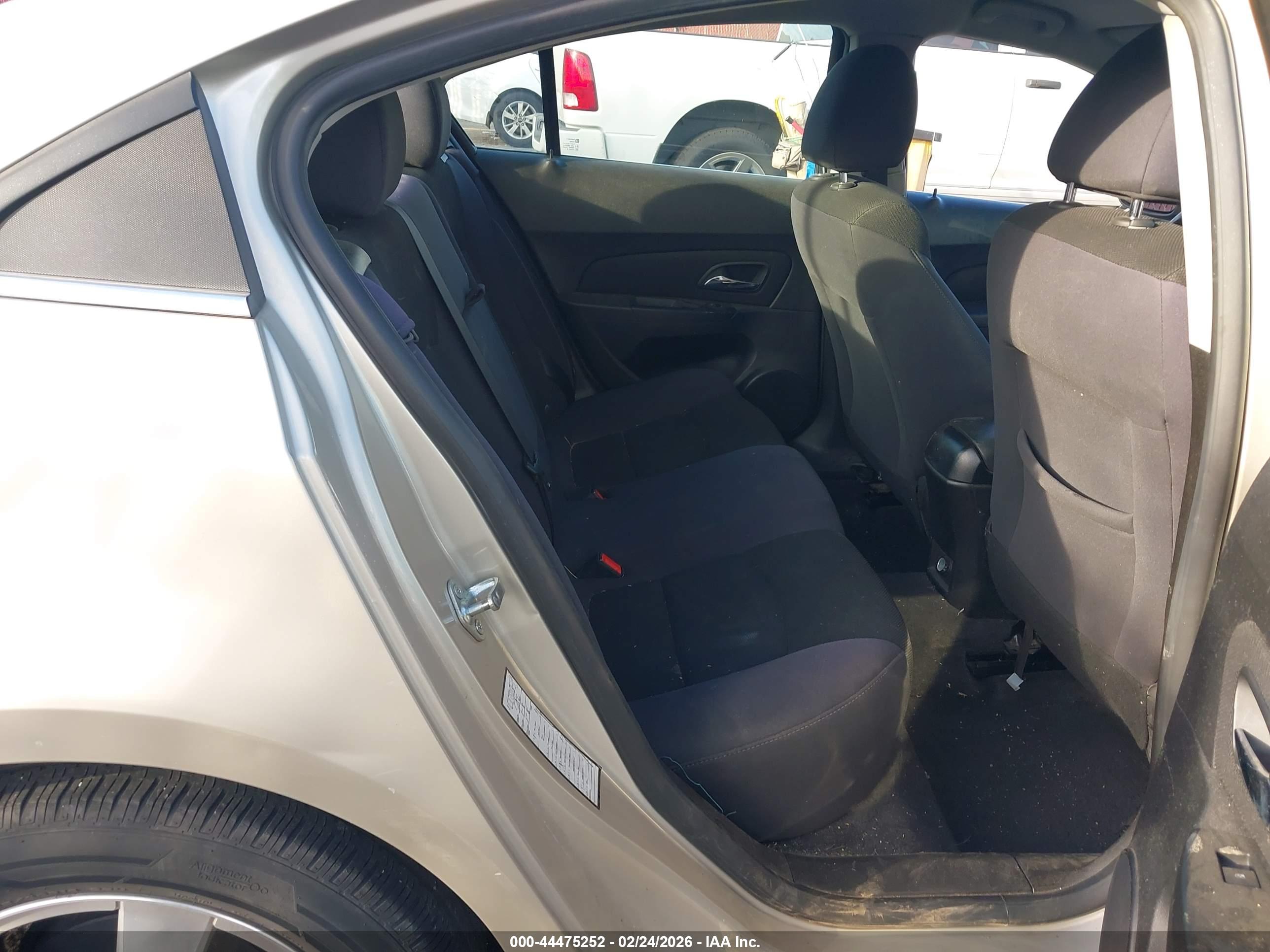 CHEVROLET CRUZE image 8