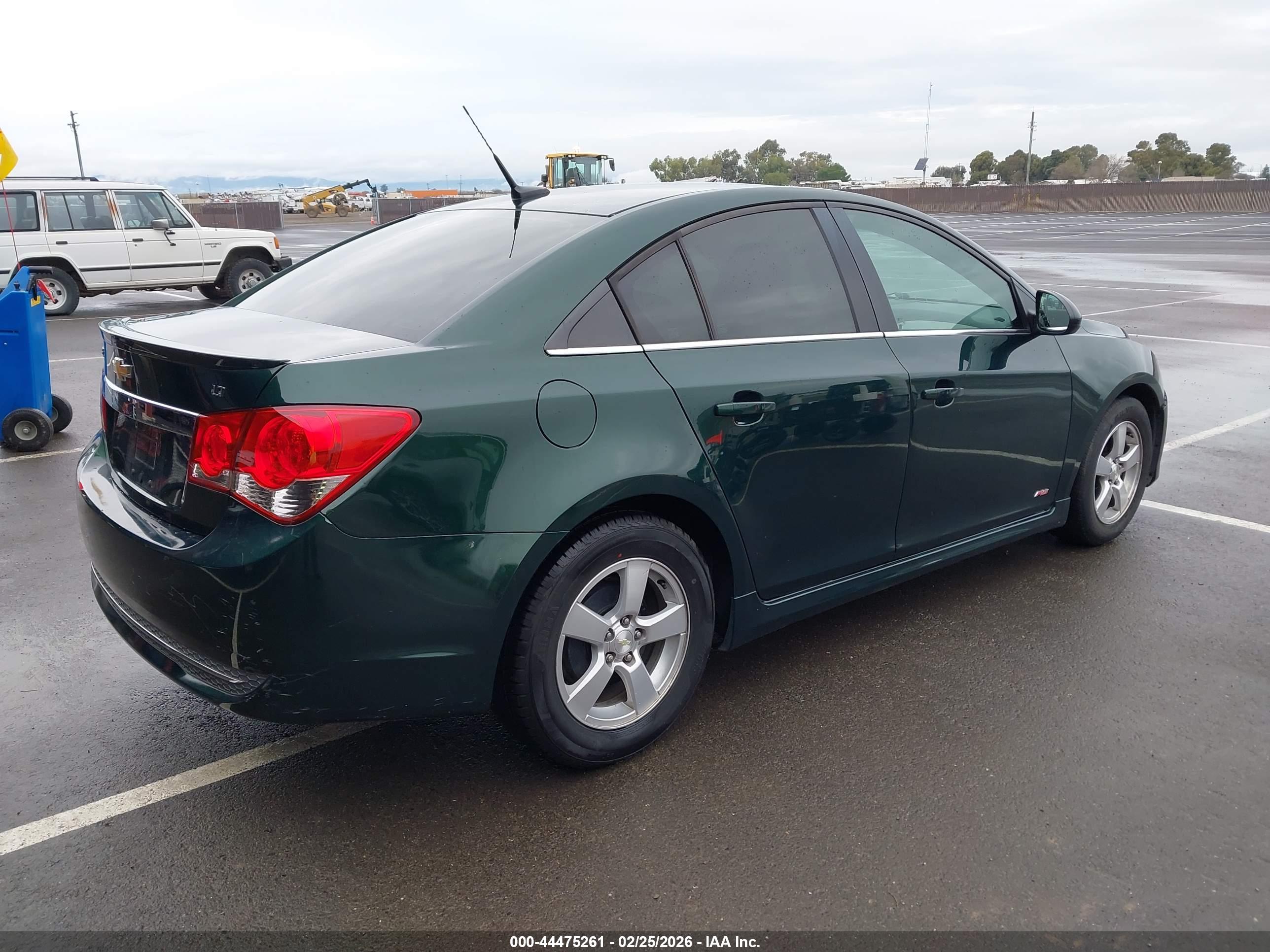 CHEVROLET CRUZE image 4