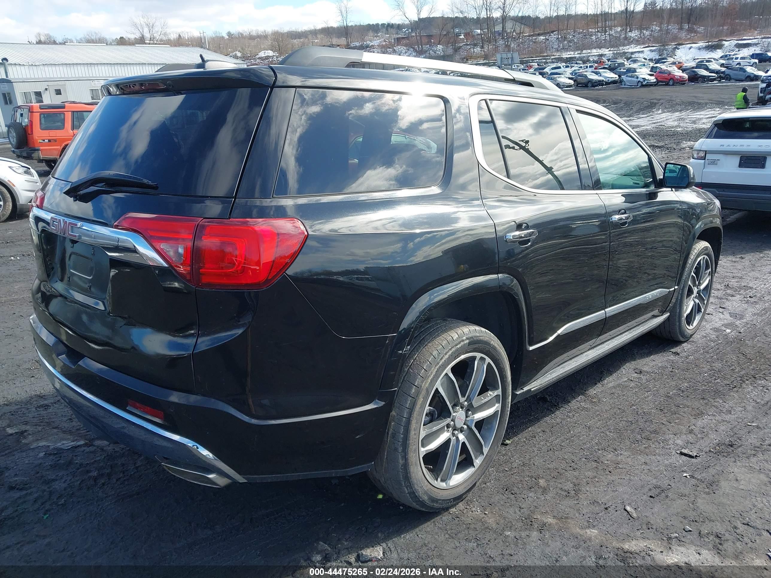GMC ACADIA image 4
