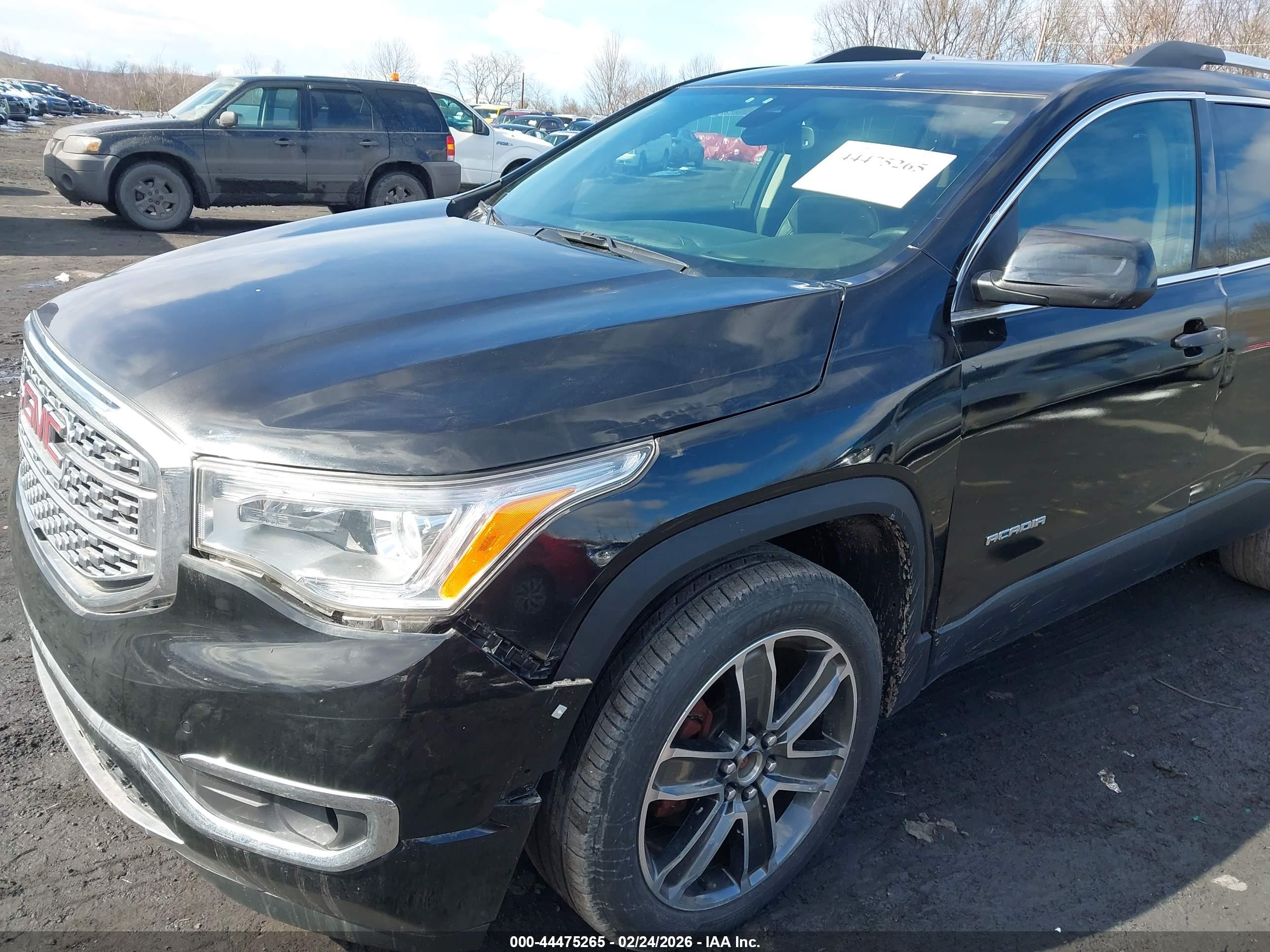 GMC ACADIA image 6