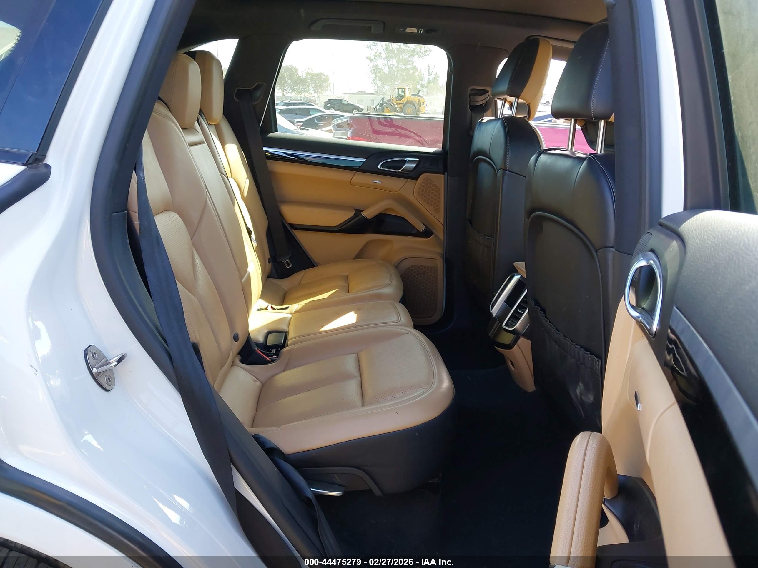 PORSCHE CAYENNE image 8