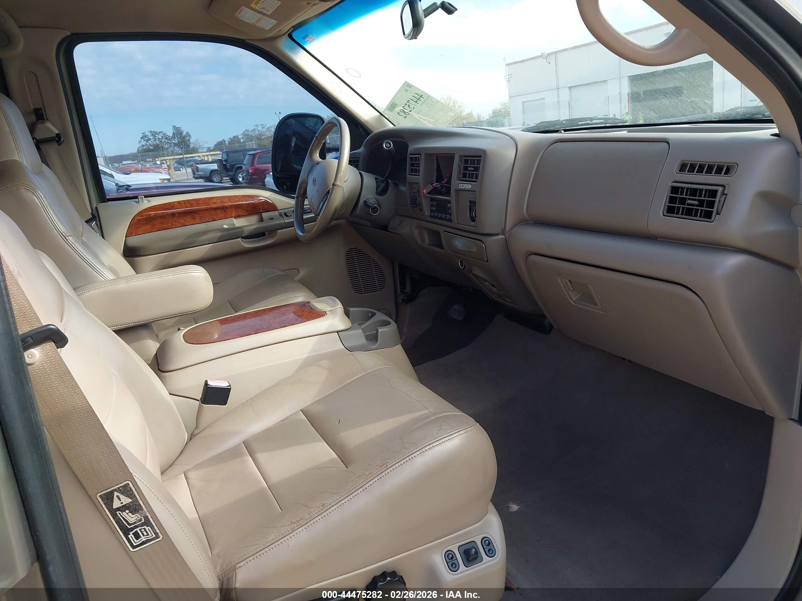 FORD EXCURSION image 5