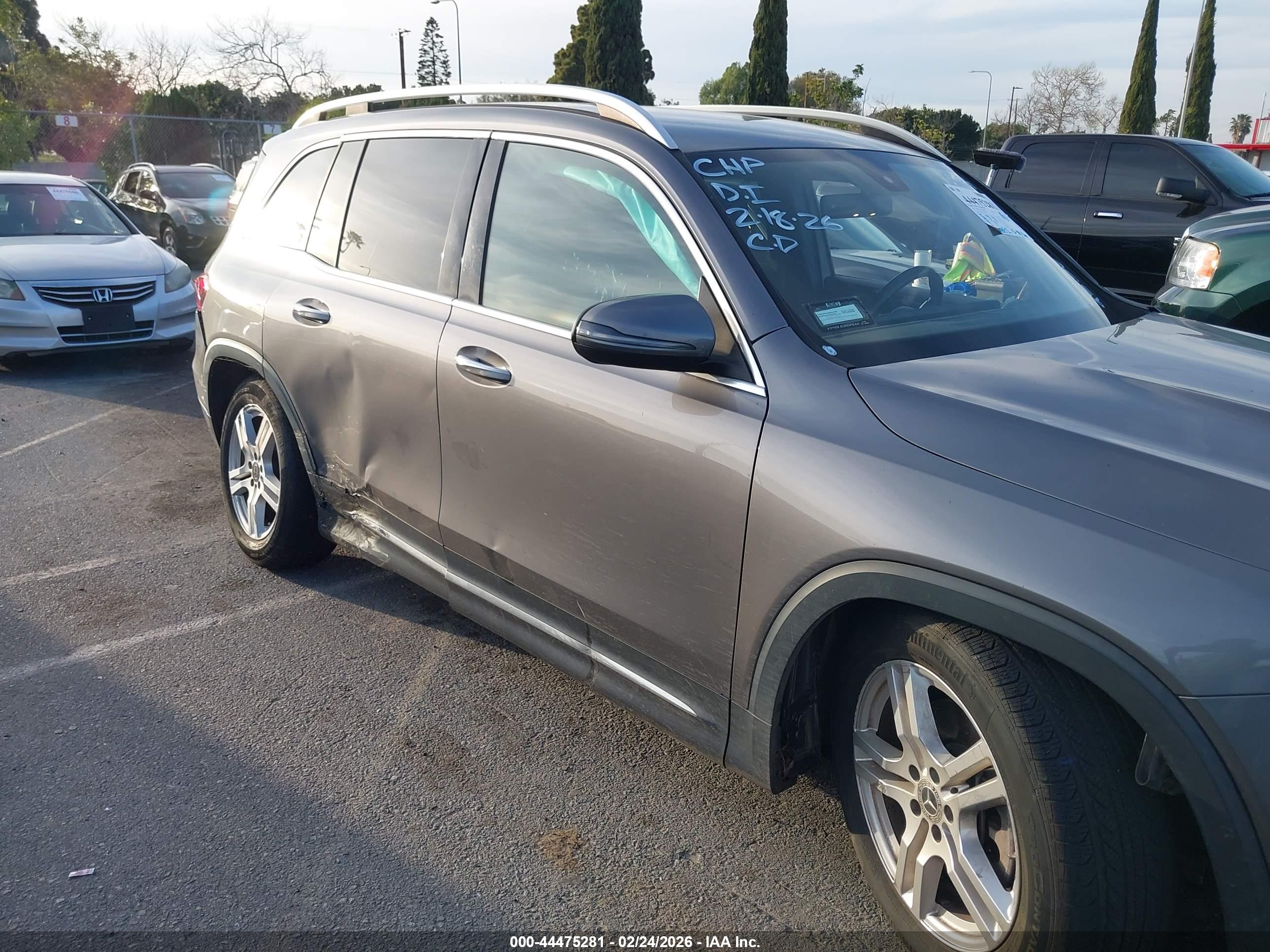 MERCEDES-BENZ GLB image 6