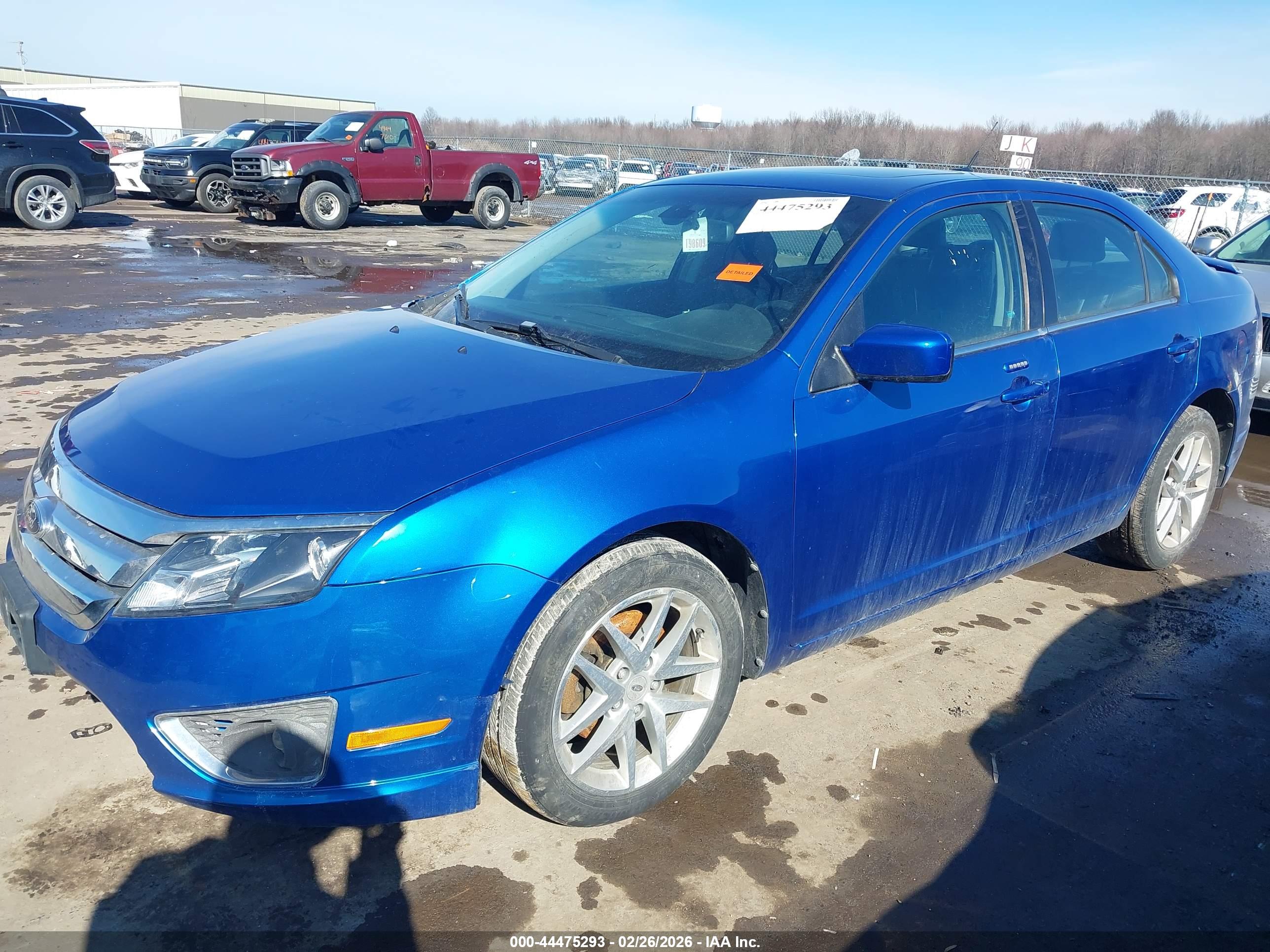 FORD FUSION image 2