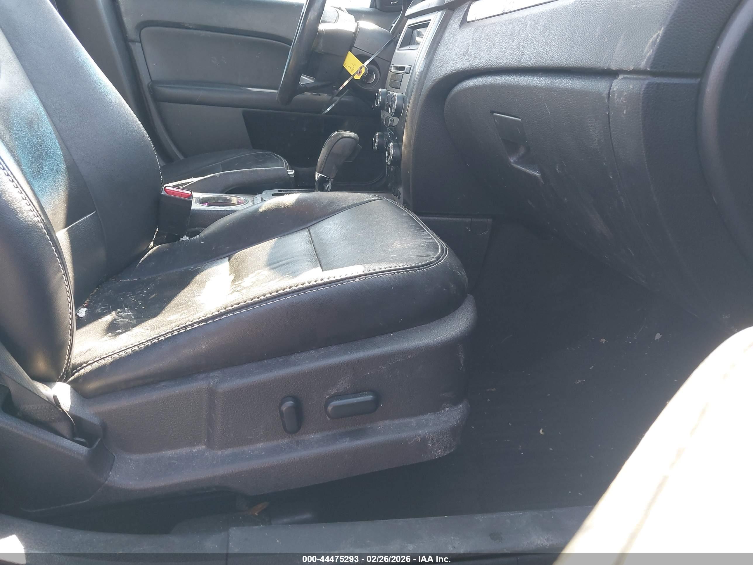 FORD FUSION image 5