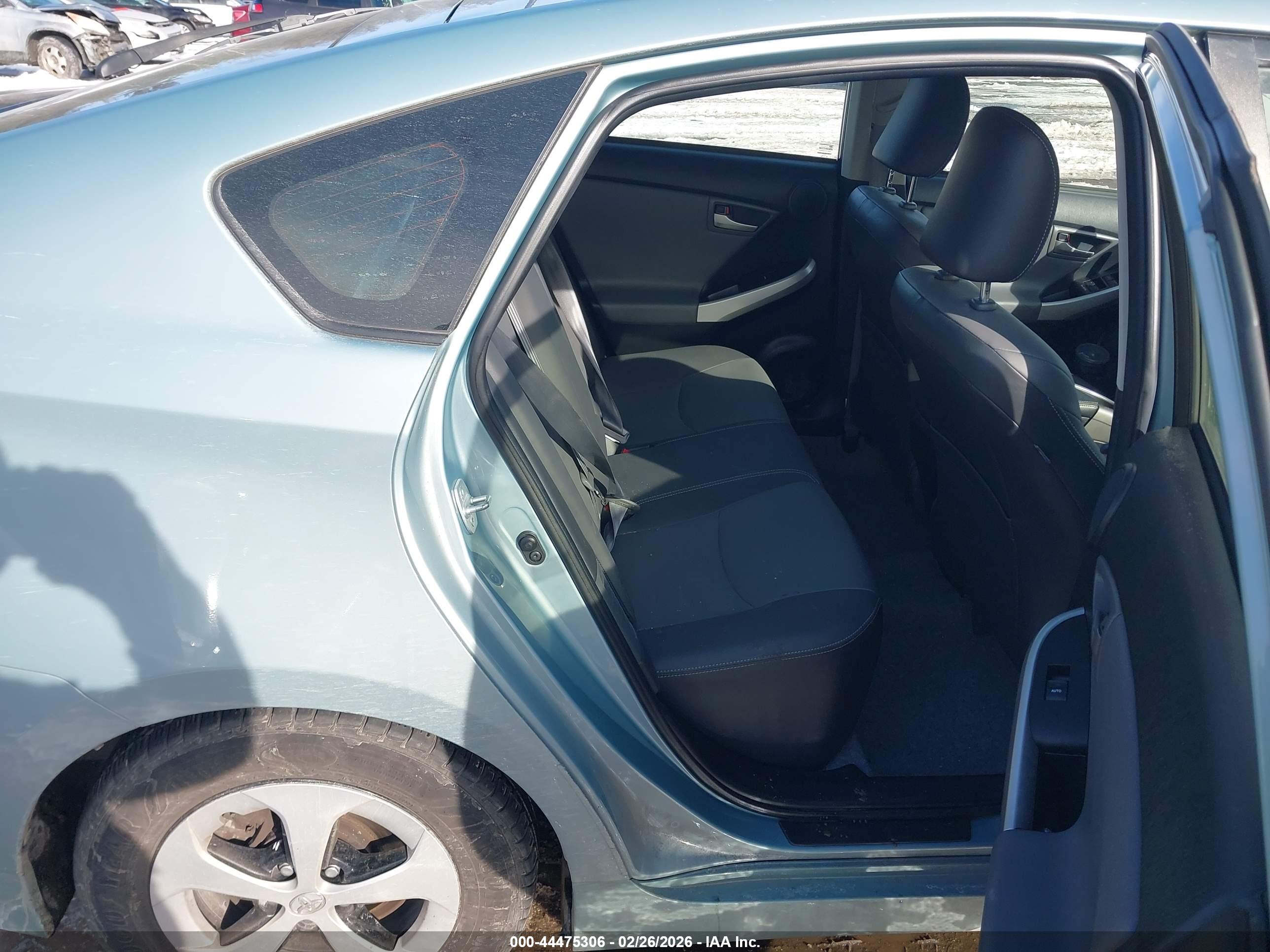 TOYOTA PRIUS image 8