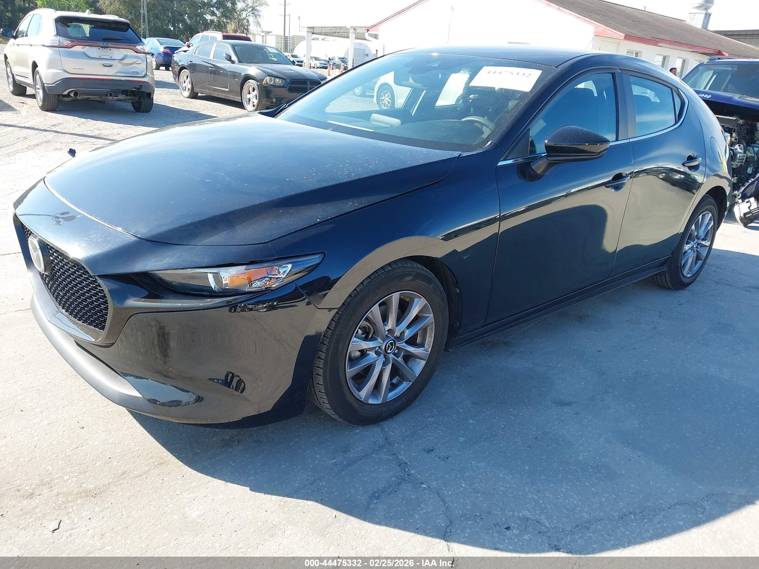 MAZDA MAZDA3 image 2