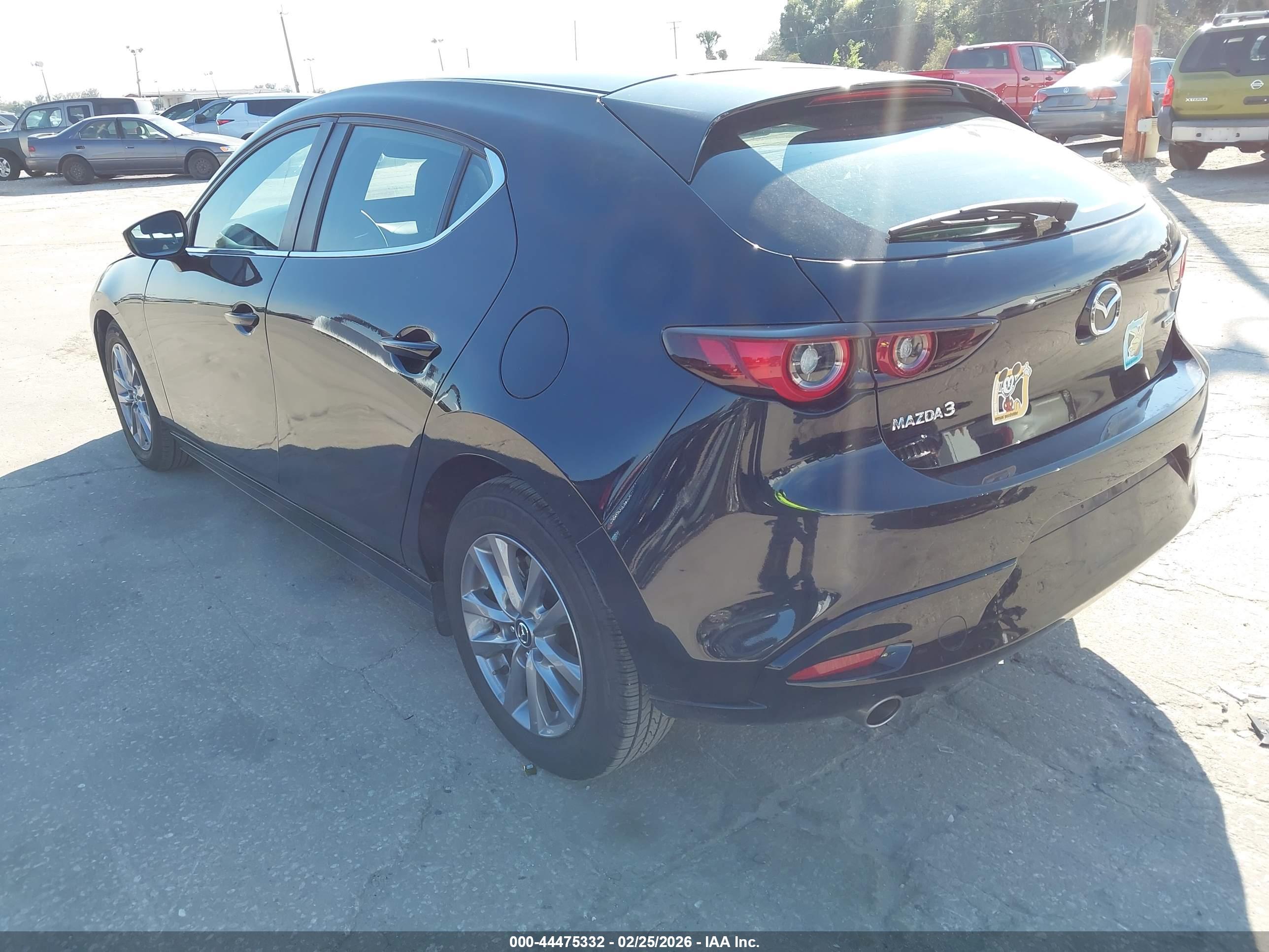 MAZDA MAZDA3 image 3